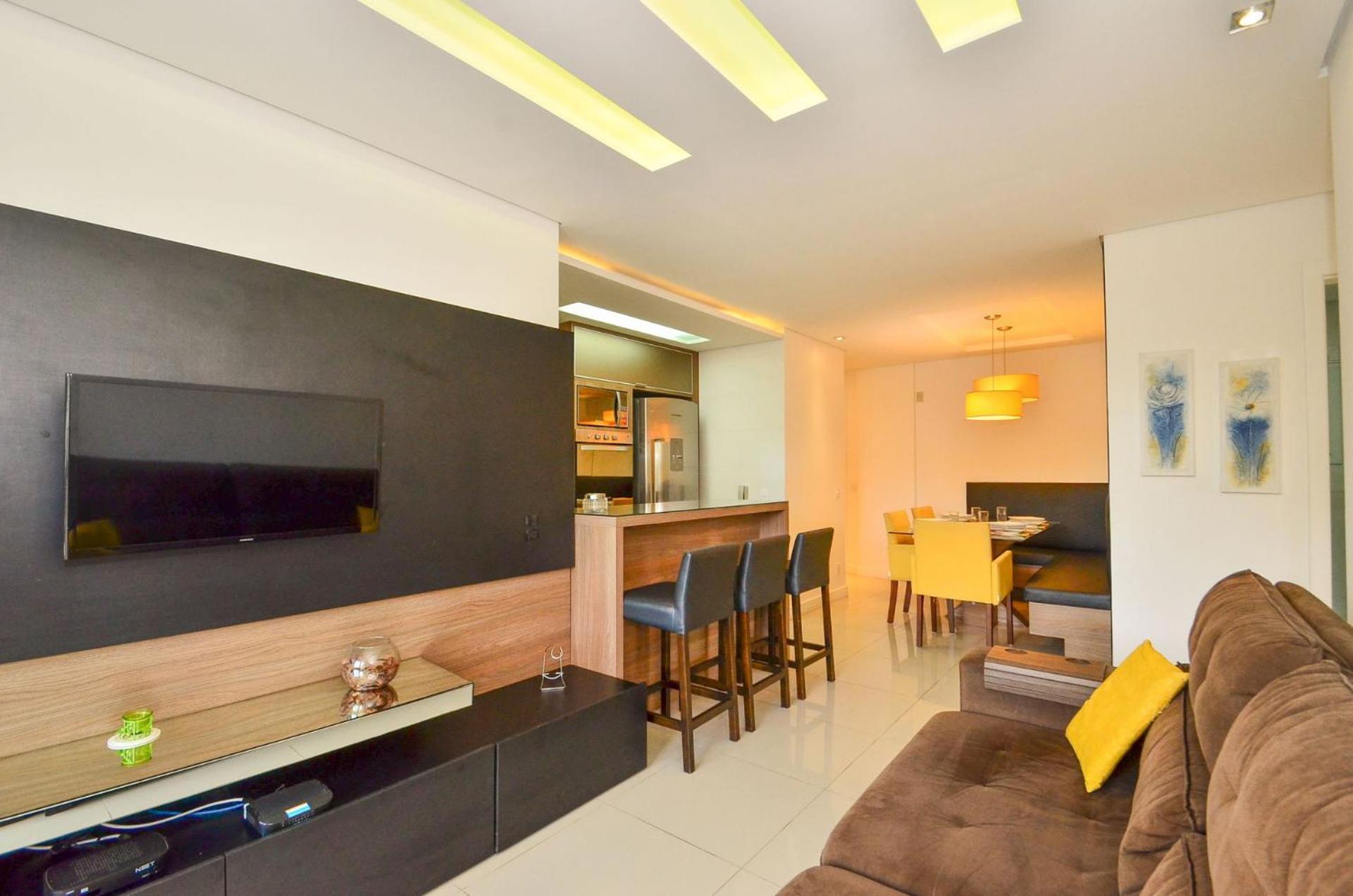 Jurerê para 6 hóspedes a 2 quadras da praia N1705