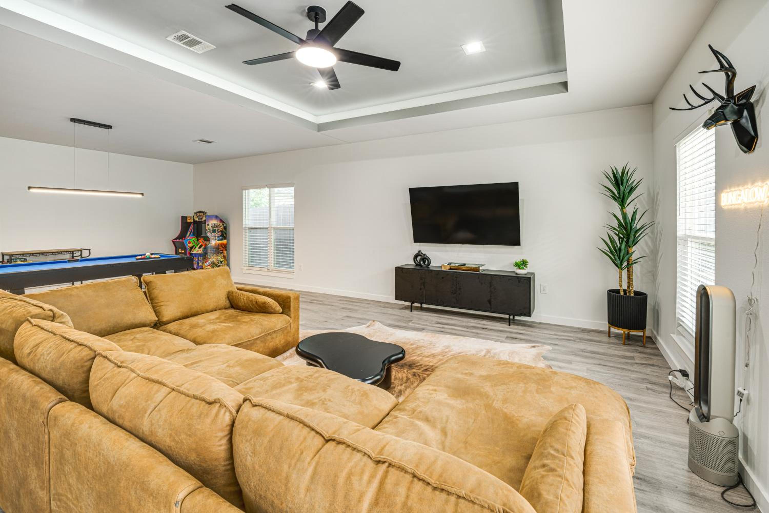 3 Mi to Dtwn Dallas Getaway with Game Area!