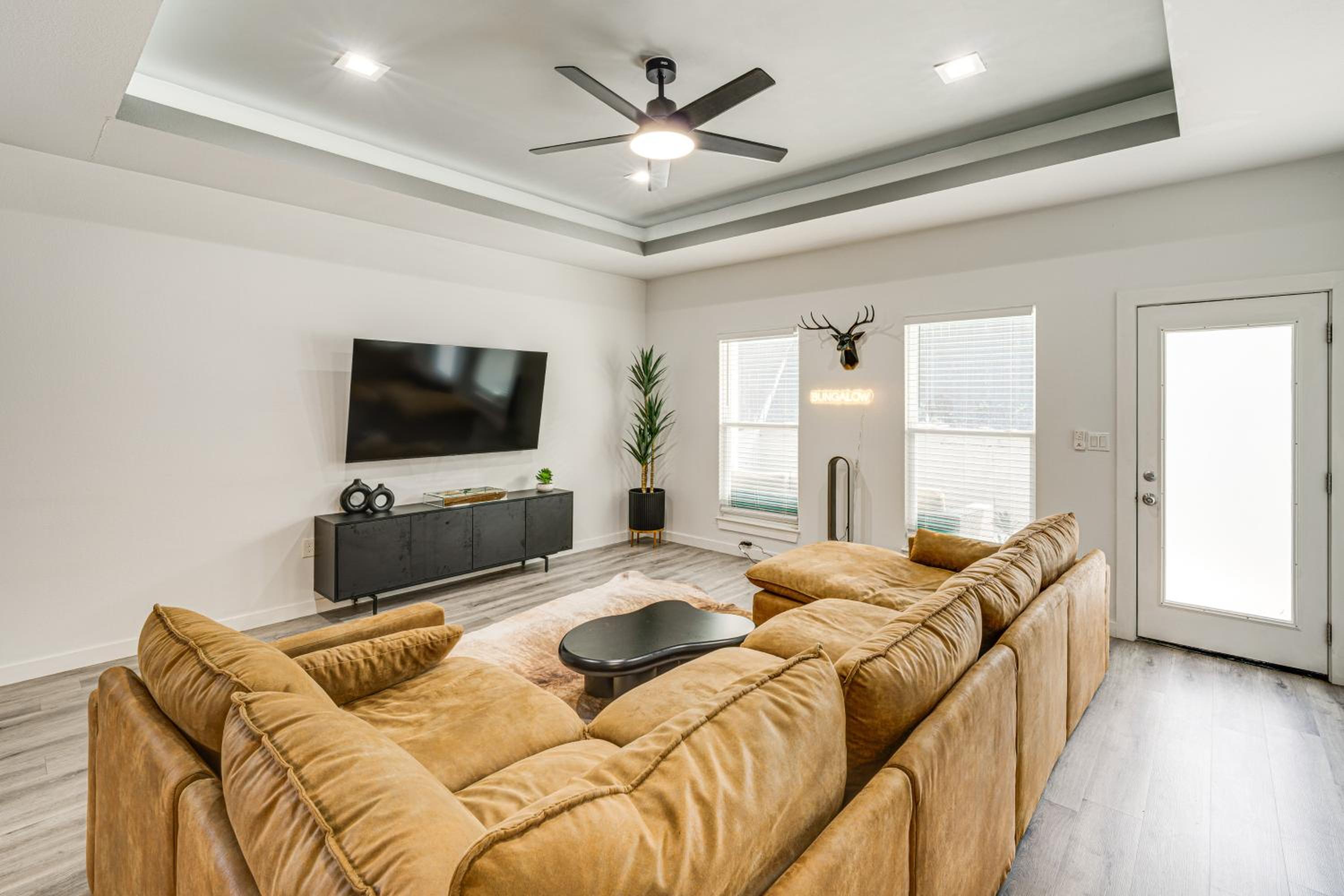 3 Mi to Dtwn Dallas Getaway with Game Area!
