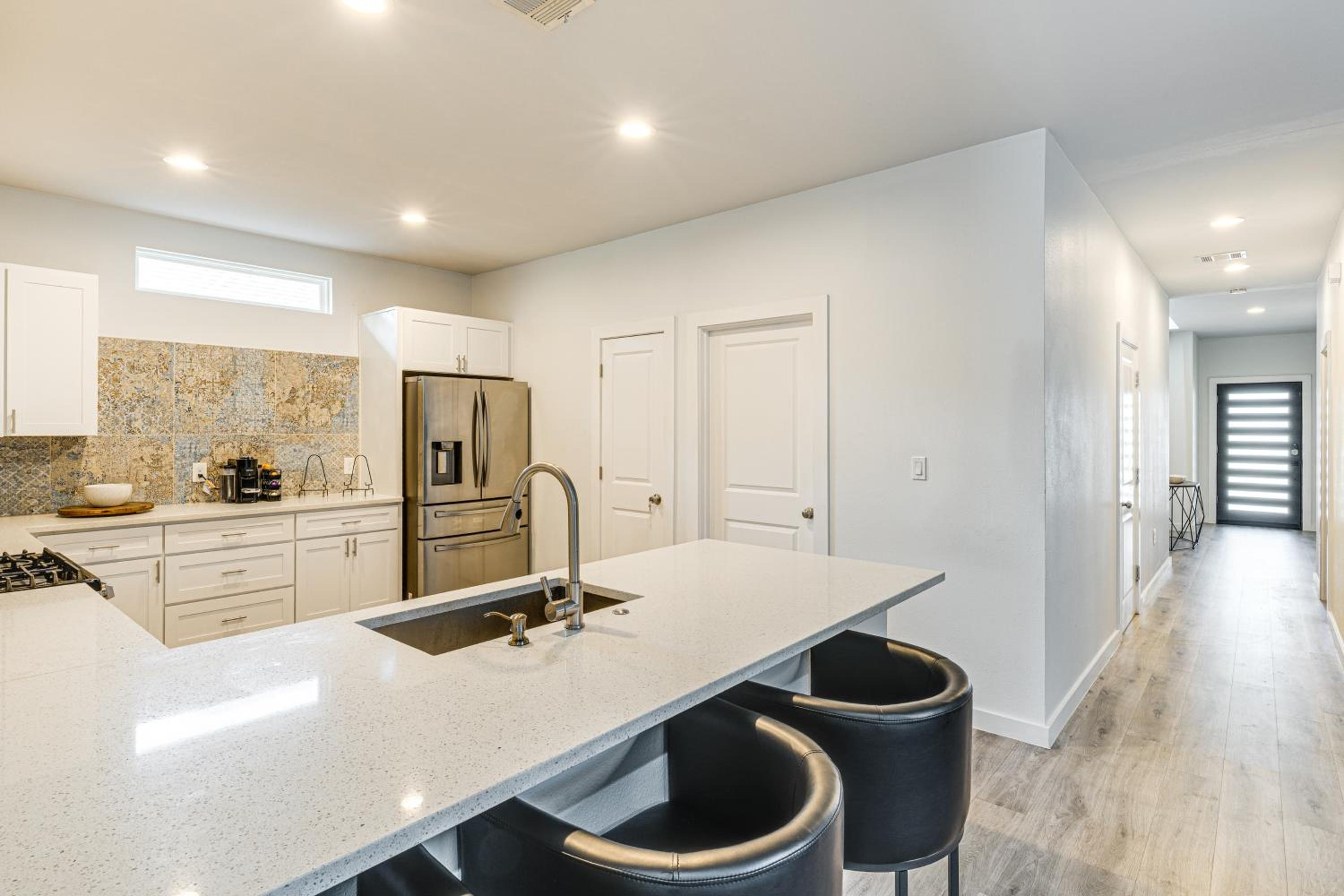 3 Mi to Dtwn Dallas Getaway with Game Area!