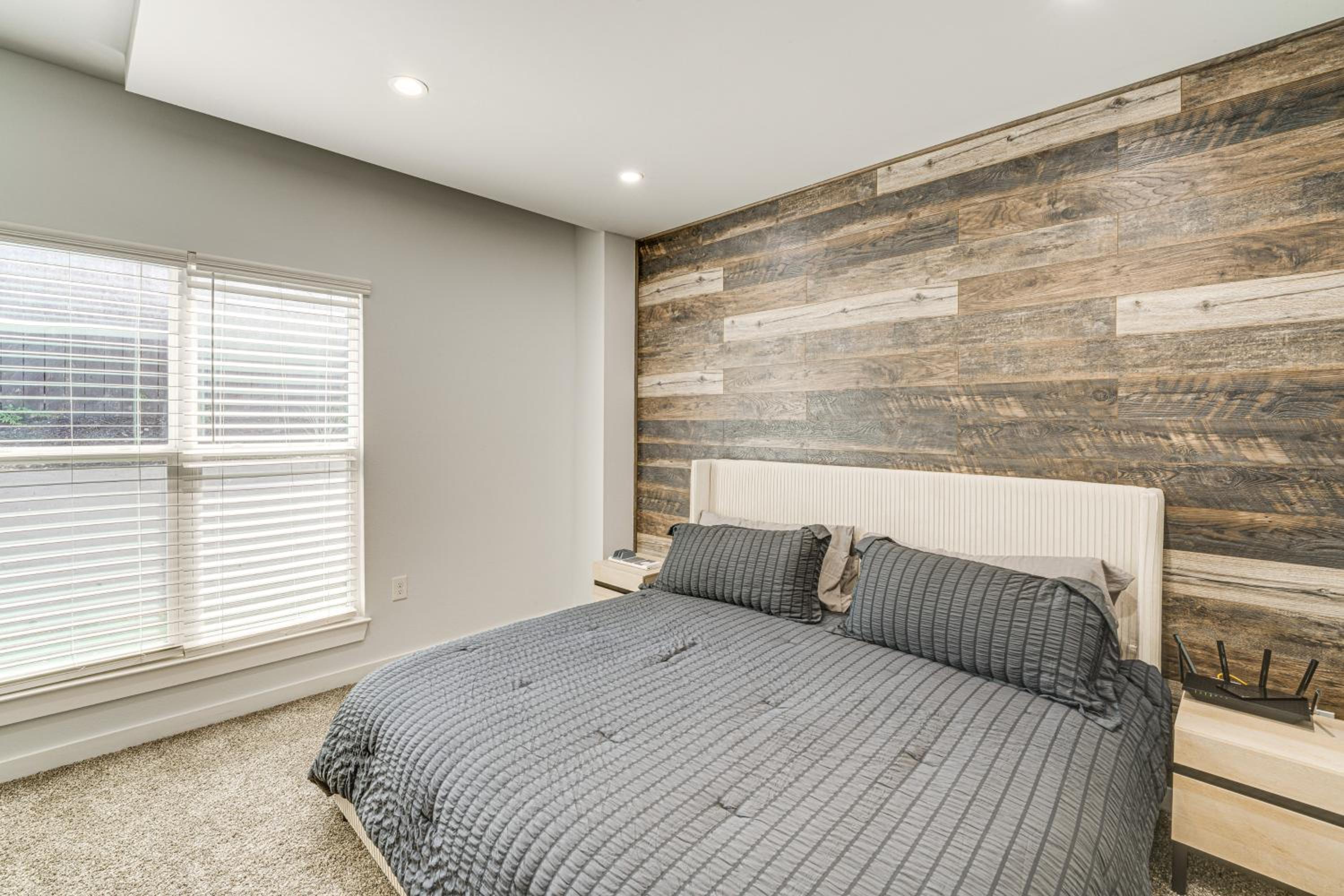 3 Mi to Dtwn Dallas Getaway with Game Area!