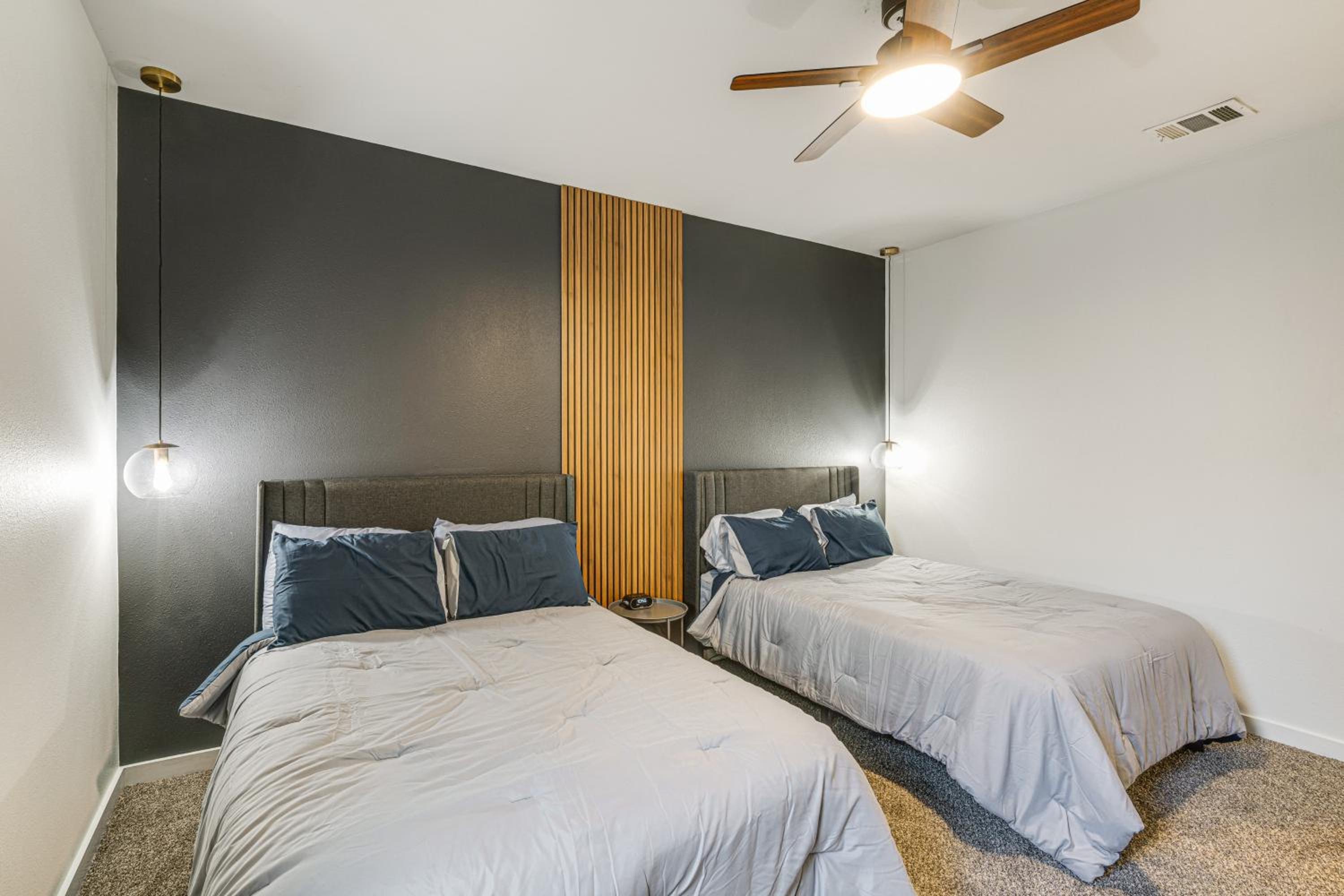 3 Mi to Dtwn Dallas Getaway with Game Area!