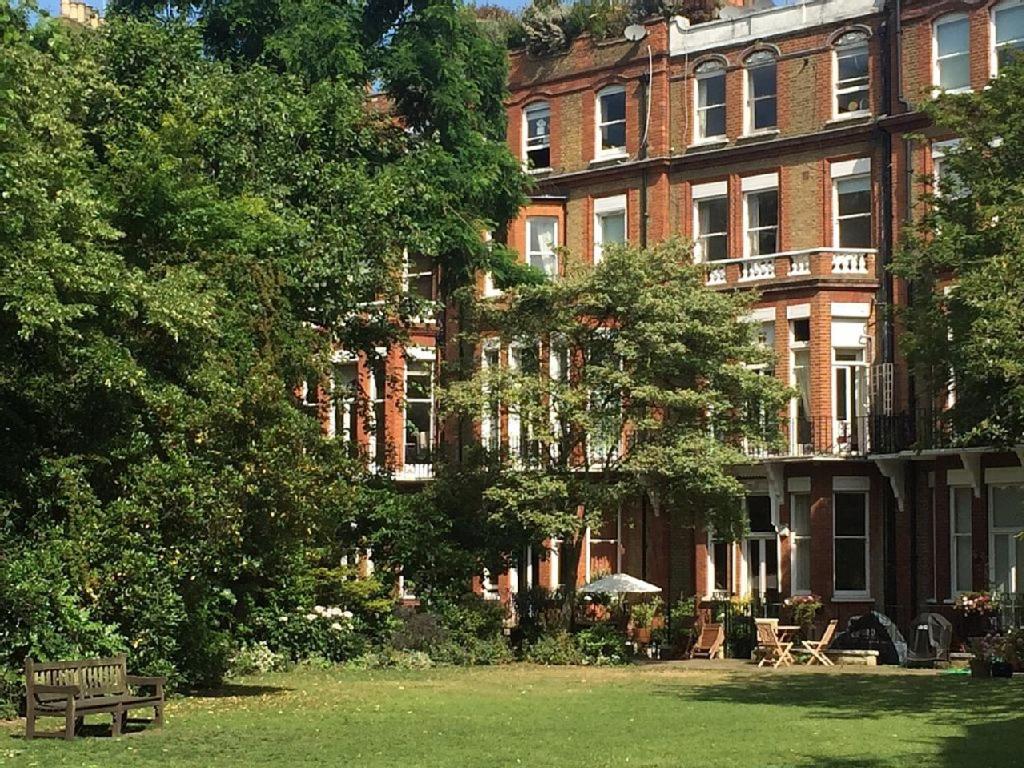 The Bromptons, Luxury South Kensington Apartment