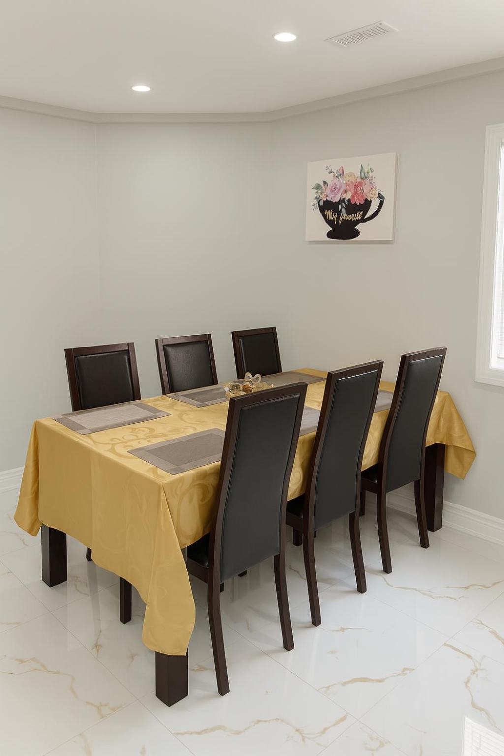 Newly Renovated 3BR Orangeville Basement Suite with Private Access, 10 Min Walk to Headwaters Hospital, 5 Min Drive to Mount Alverno! Ideal for Medical Sta