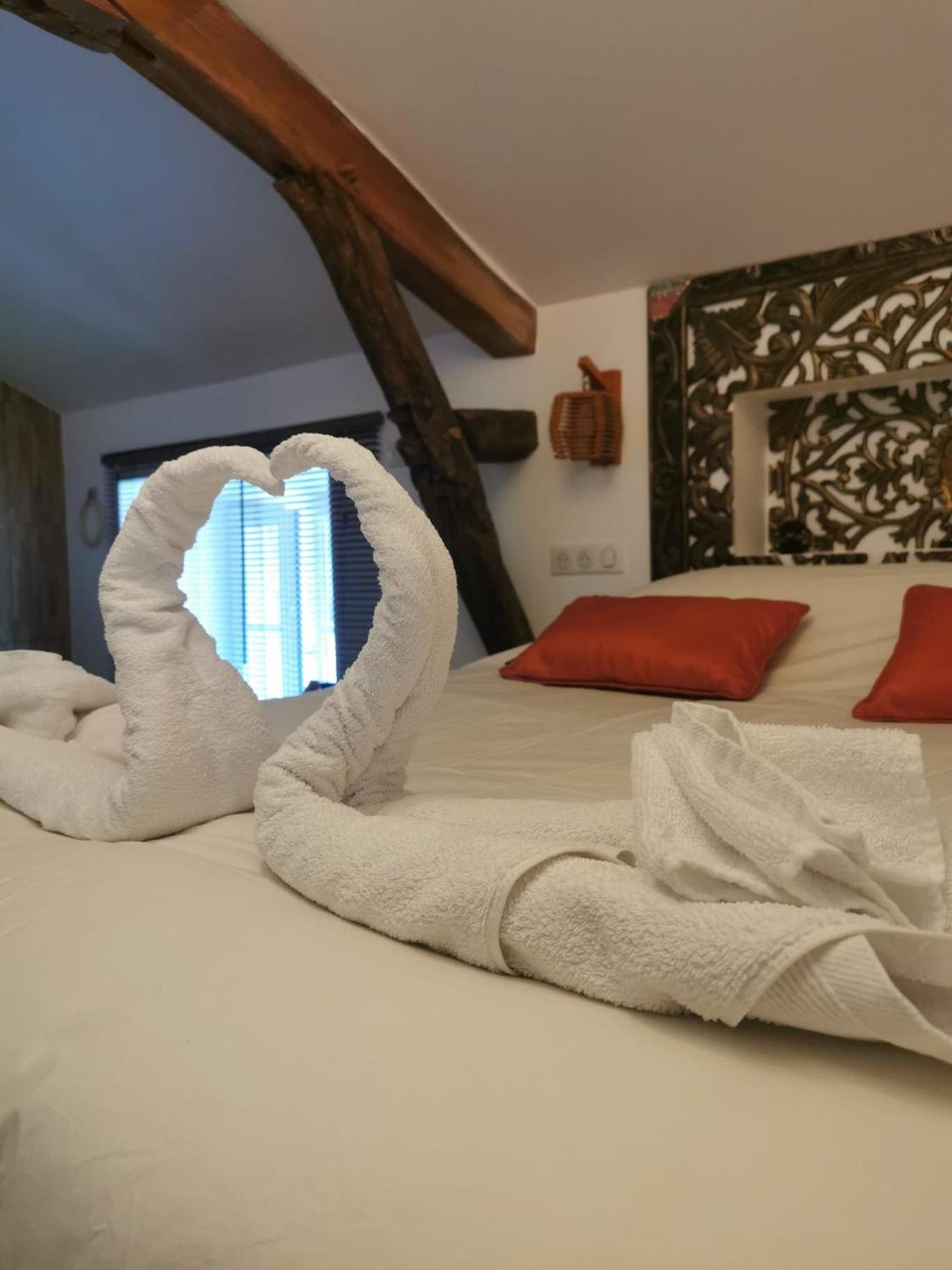 Domaine de Pourrouquet - Chambres d'hôtes de charme avec piscine et spa