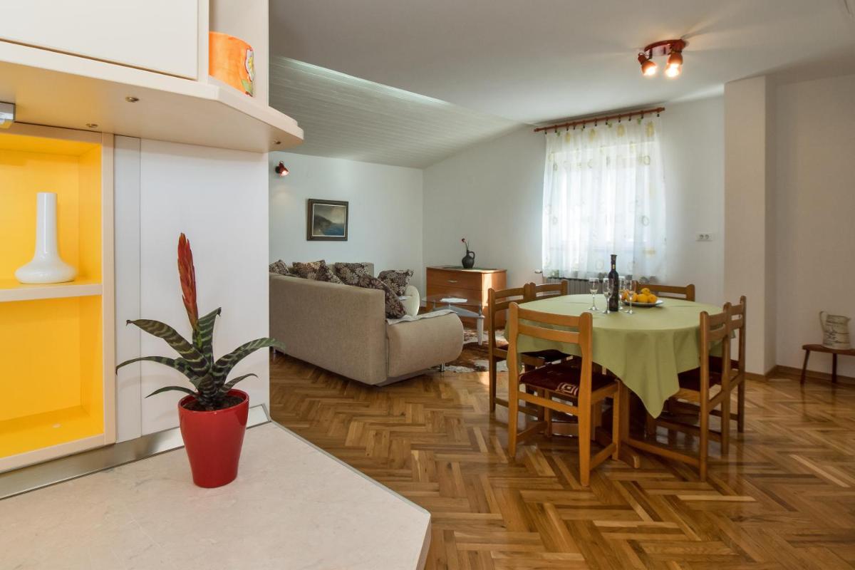Apartments Iskra view 3