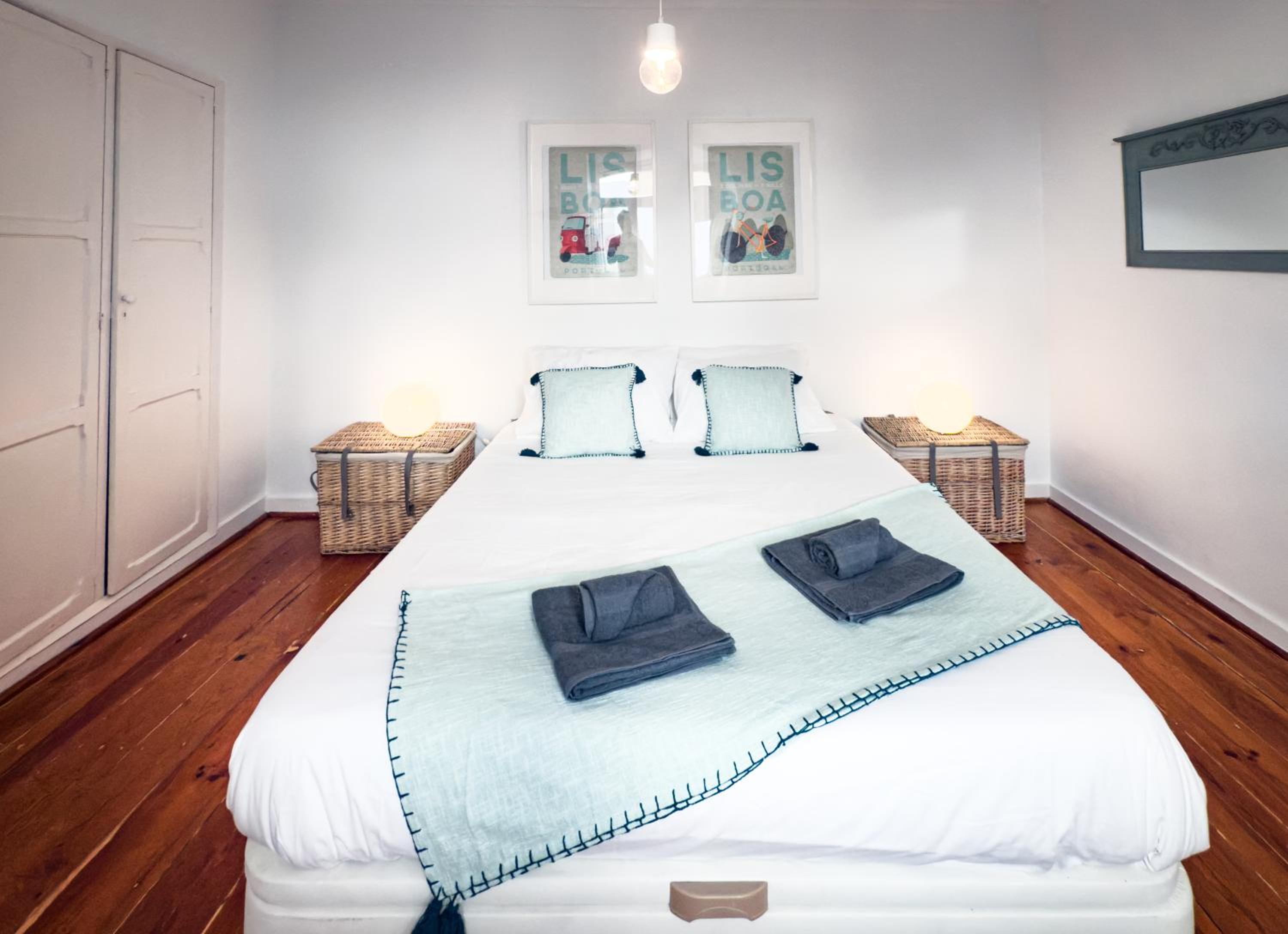 Superb 3 BR Apartment - Beachfront - Old Town Cascais
