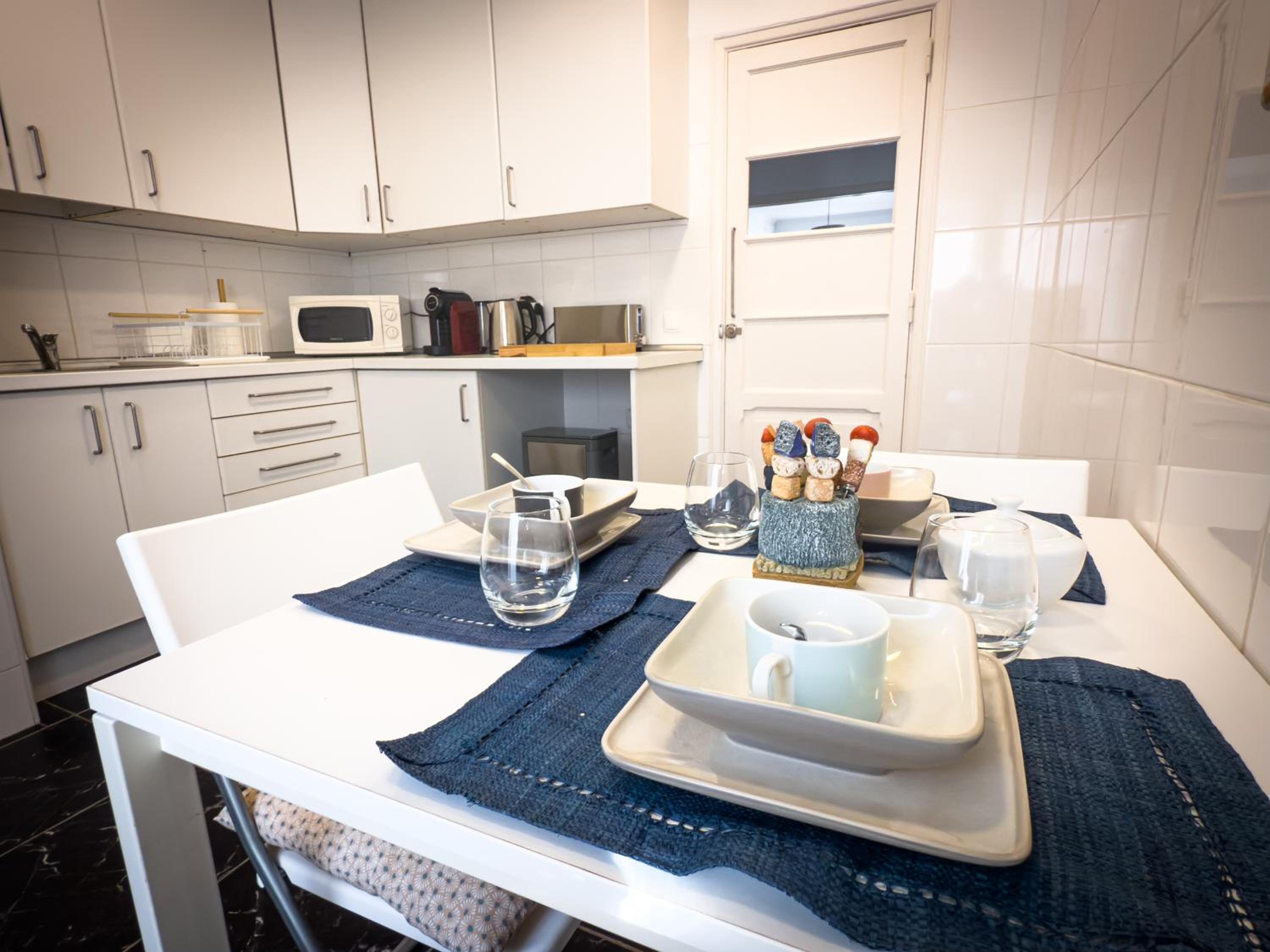 Superb 3 BR Apartment - Beachfront - Old Town Cascais