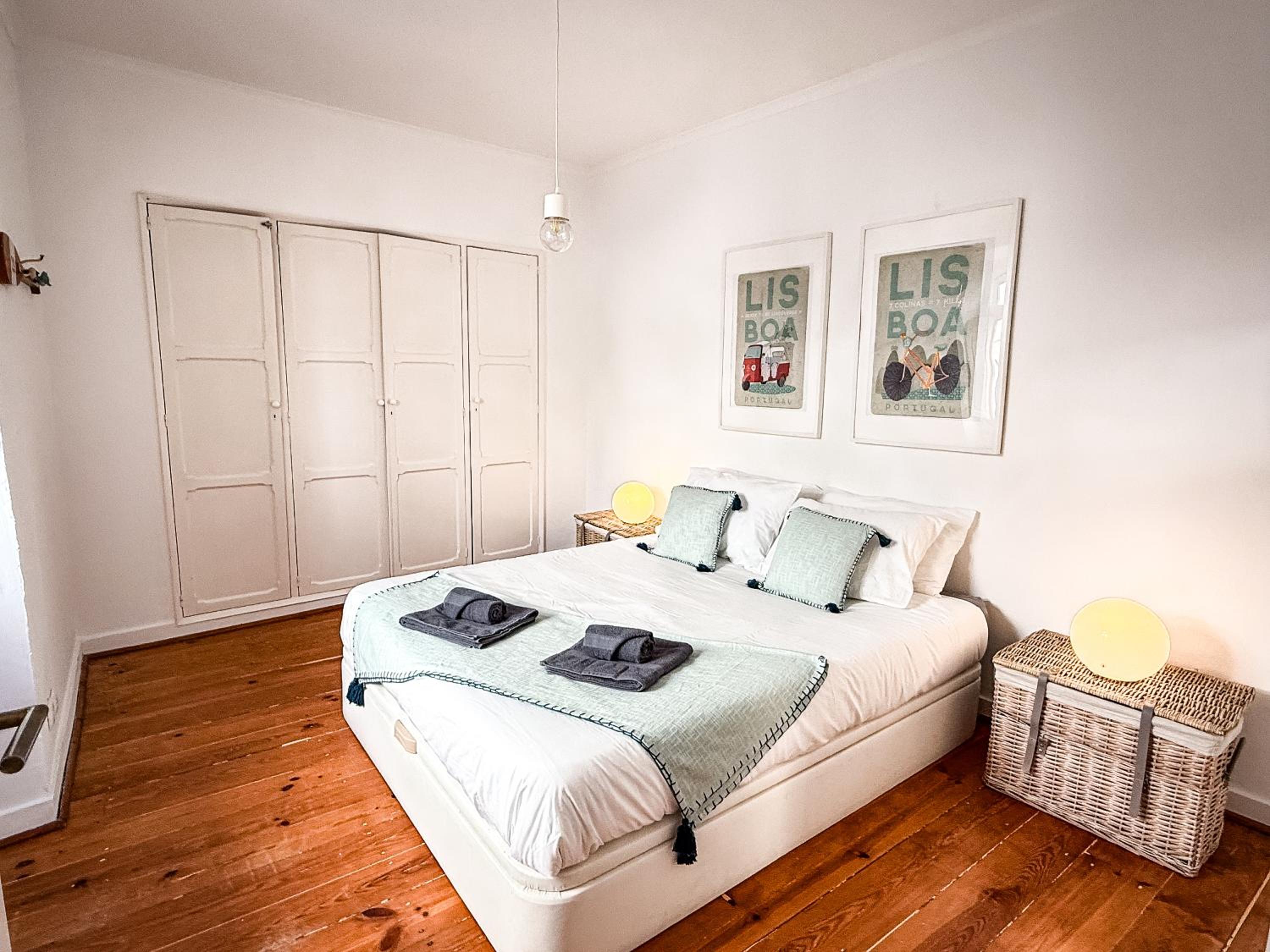 Superb 3 BR Apartment - Beachfront - Old Town Cascais