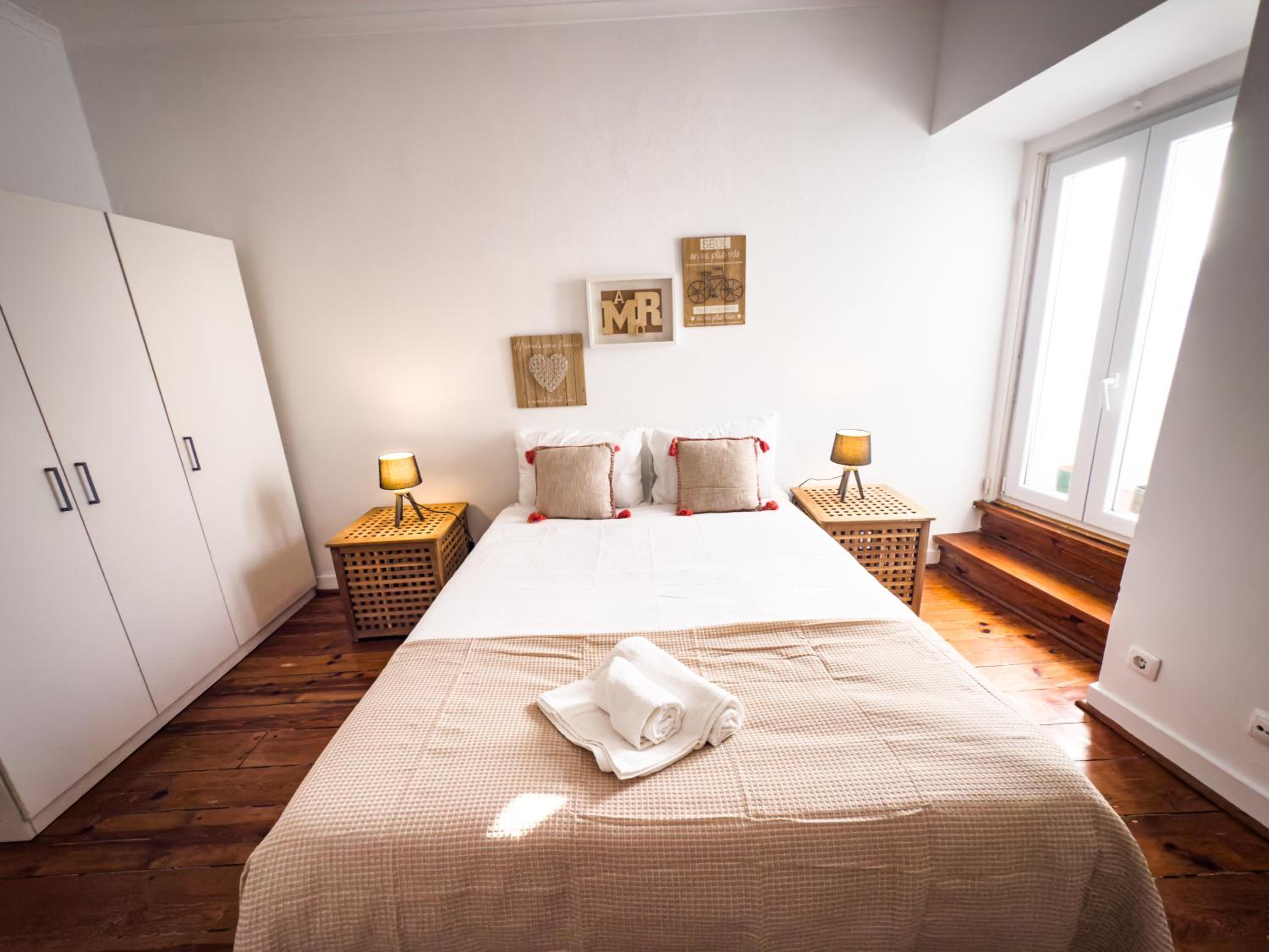 Superb 3 BR Apartment - Beachfront - Old Town Cascais