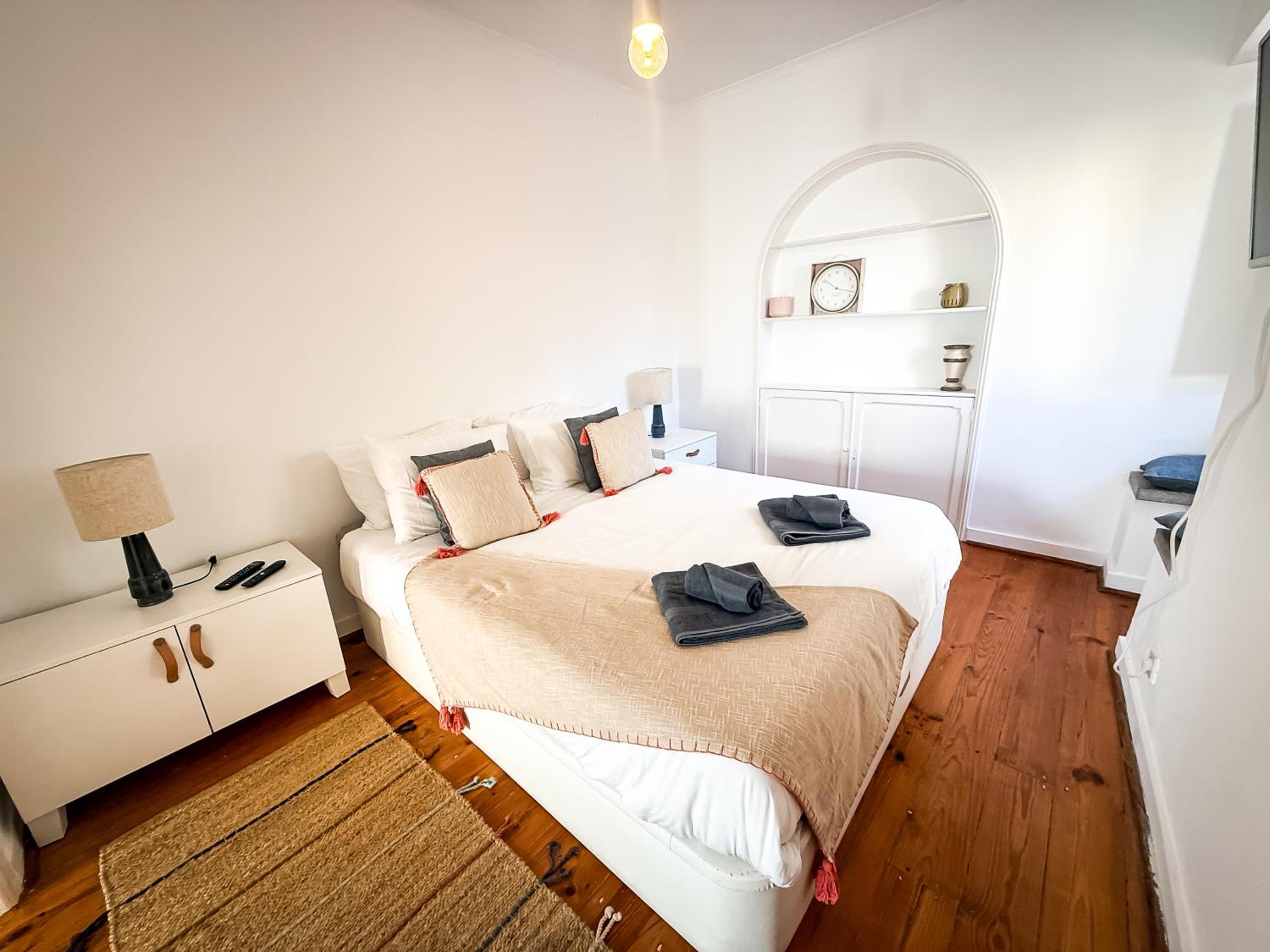 Superb 3 BR Apartment - Beachfront - Old Town Cascais