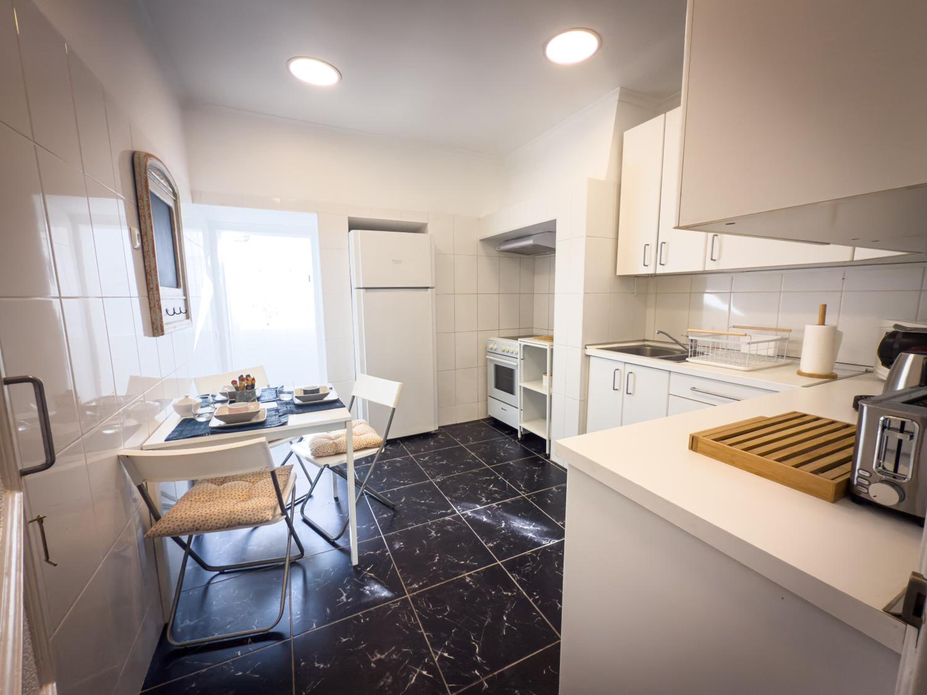 Superb 3 BR Apartment - Beachfront - Old Town Cascais
