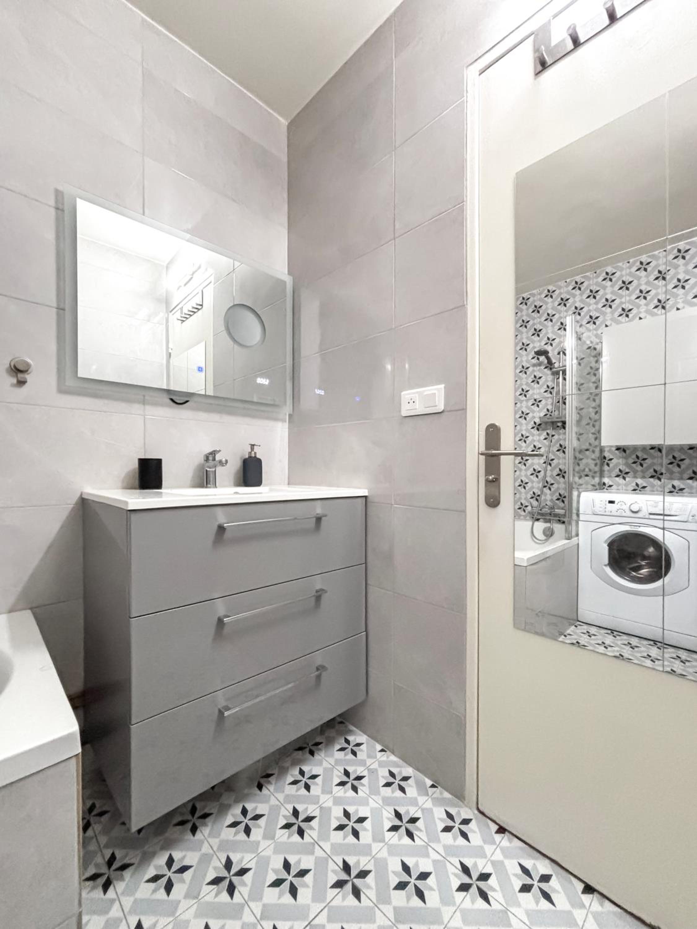 Appartement Avec Piscine Métro Convention
