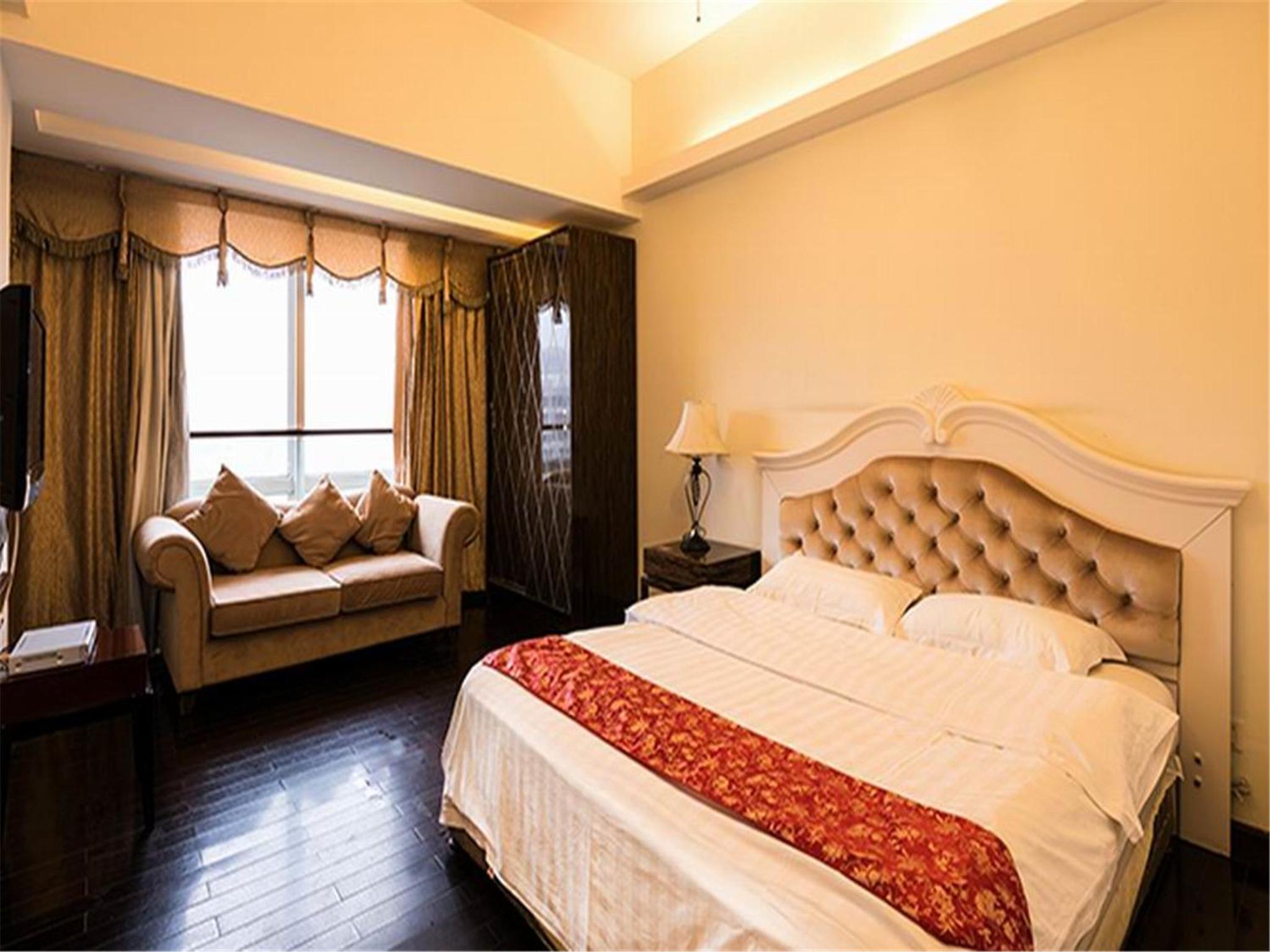 Grand Continental Apartment