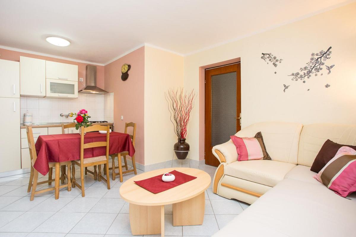 Apartment Tena view 5