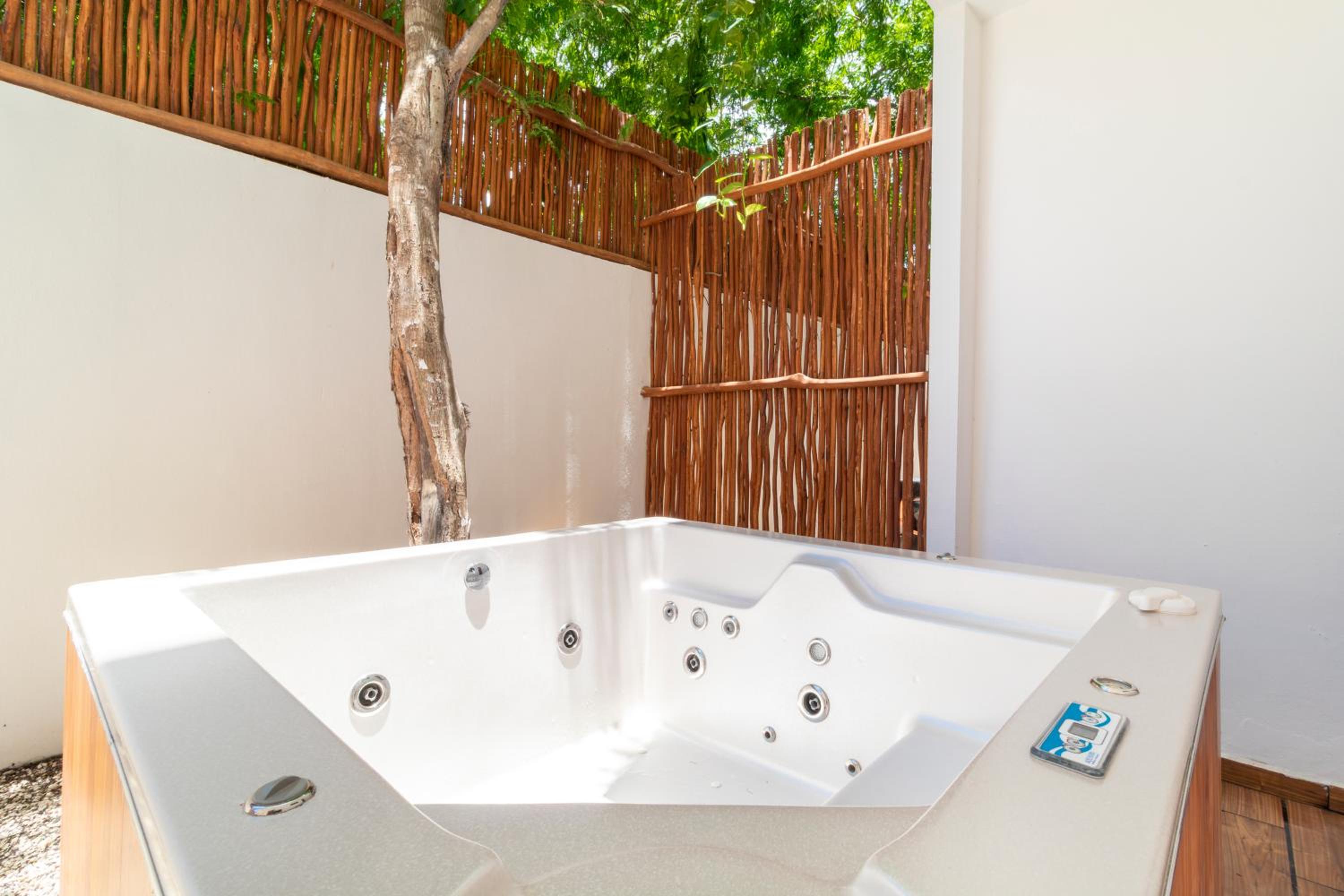 Apt with Private Rooftop in Tulum, 2 BR