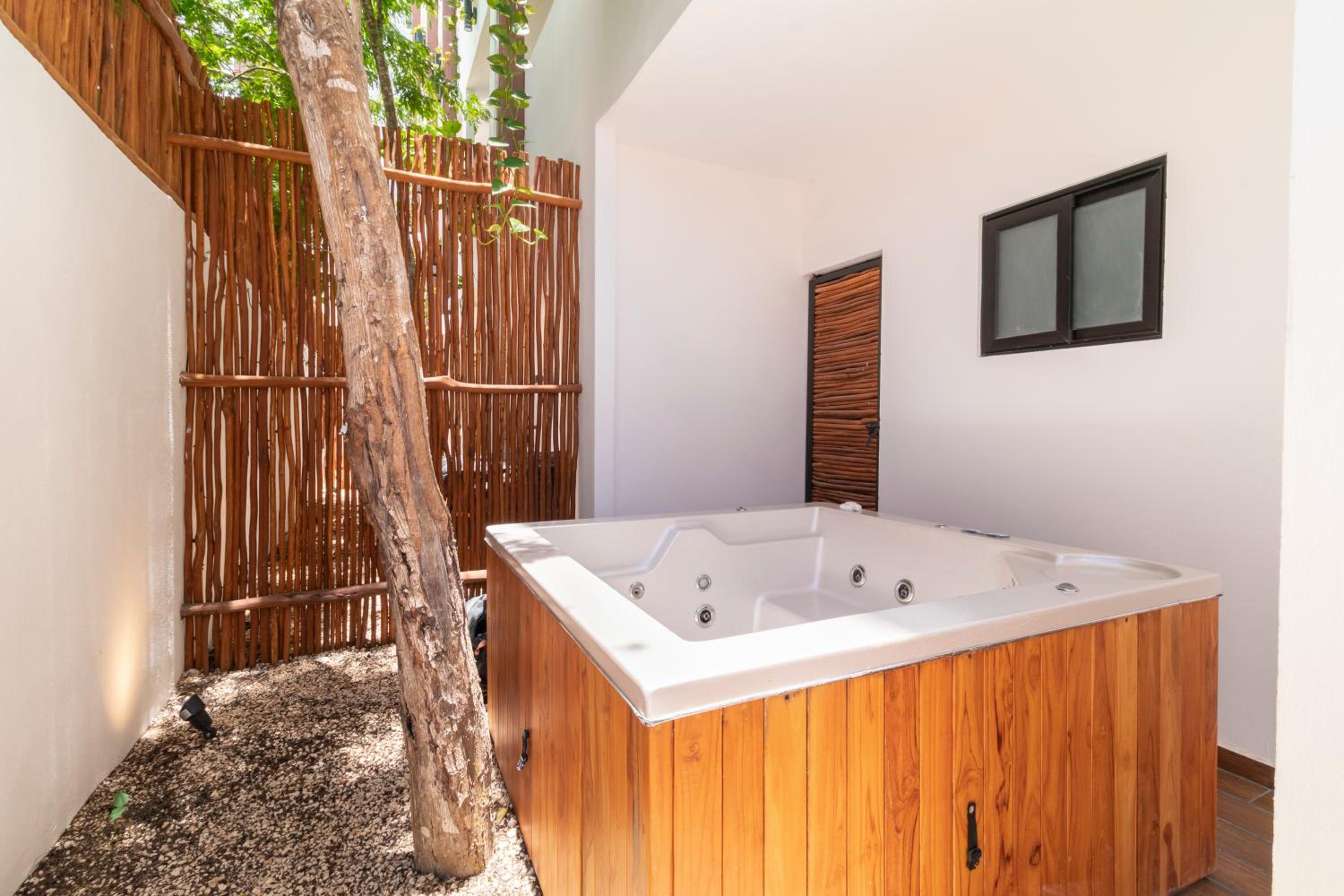 Apt with Private Rooftop in Tulum, 2 BR
