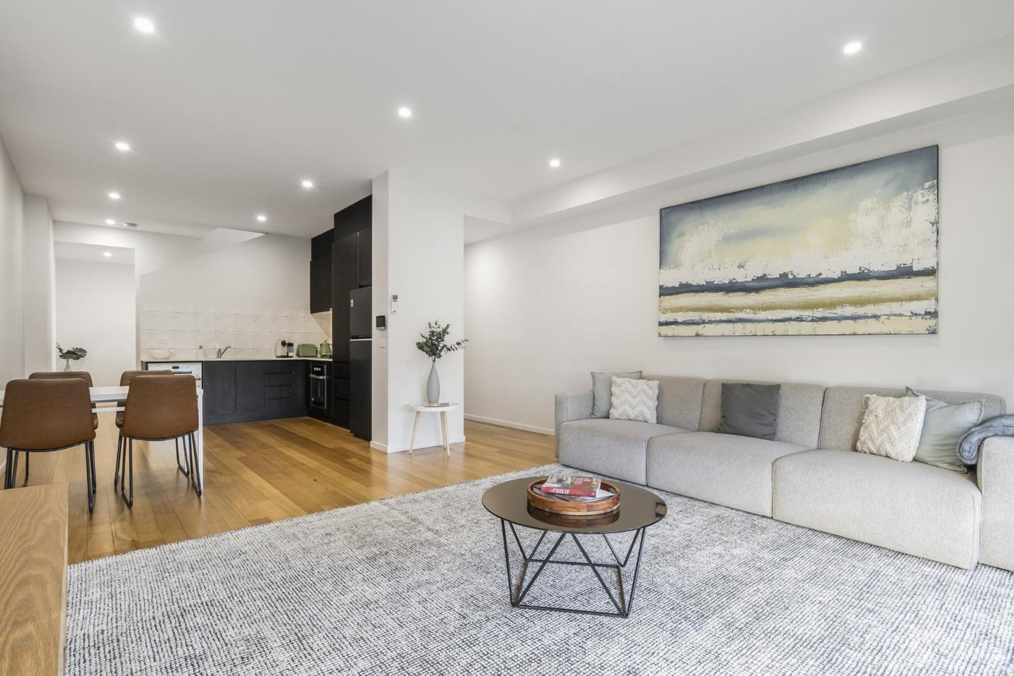 Northcote 3-Bed Townhouse Near Cafés & Shops