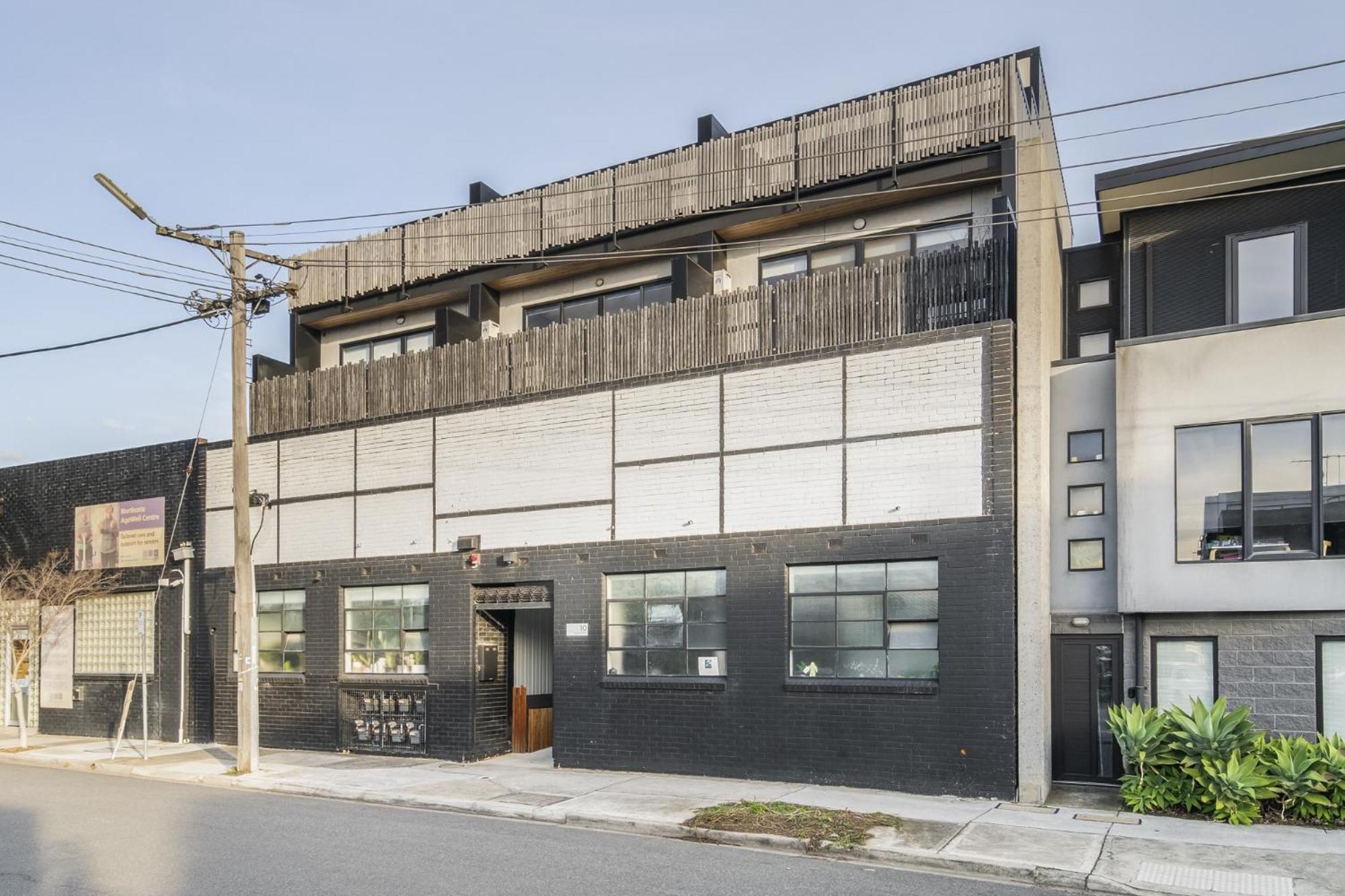 Northcote 3-Bed Townhouse Near Cafés & Shops