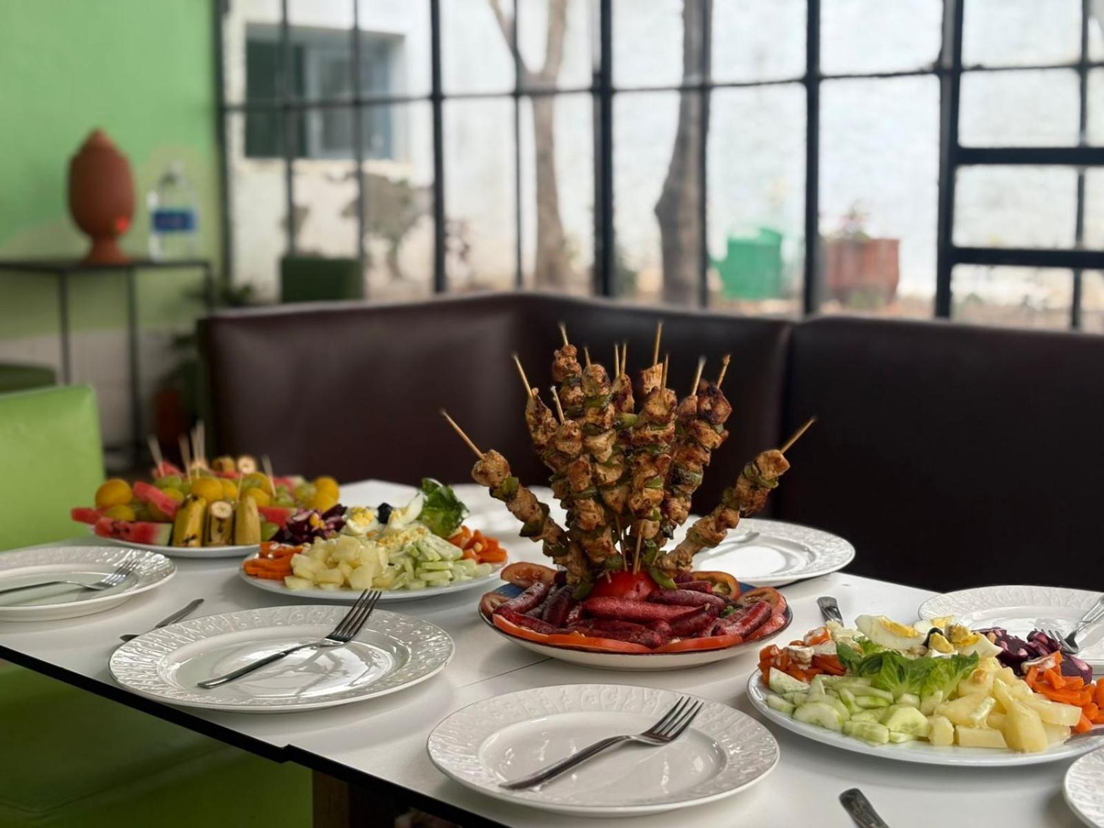 ASARAG GUEST HOUSE, YOGA & Surf