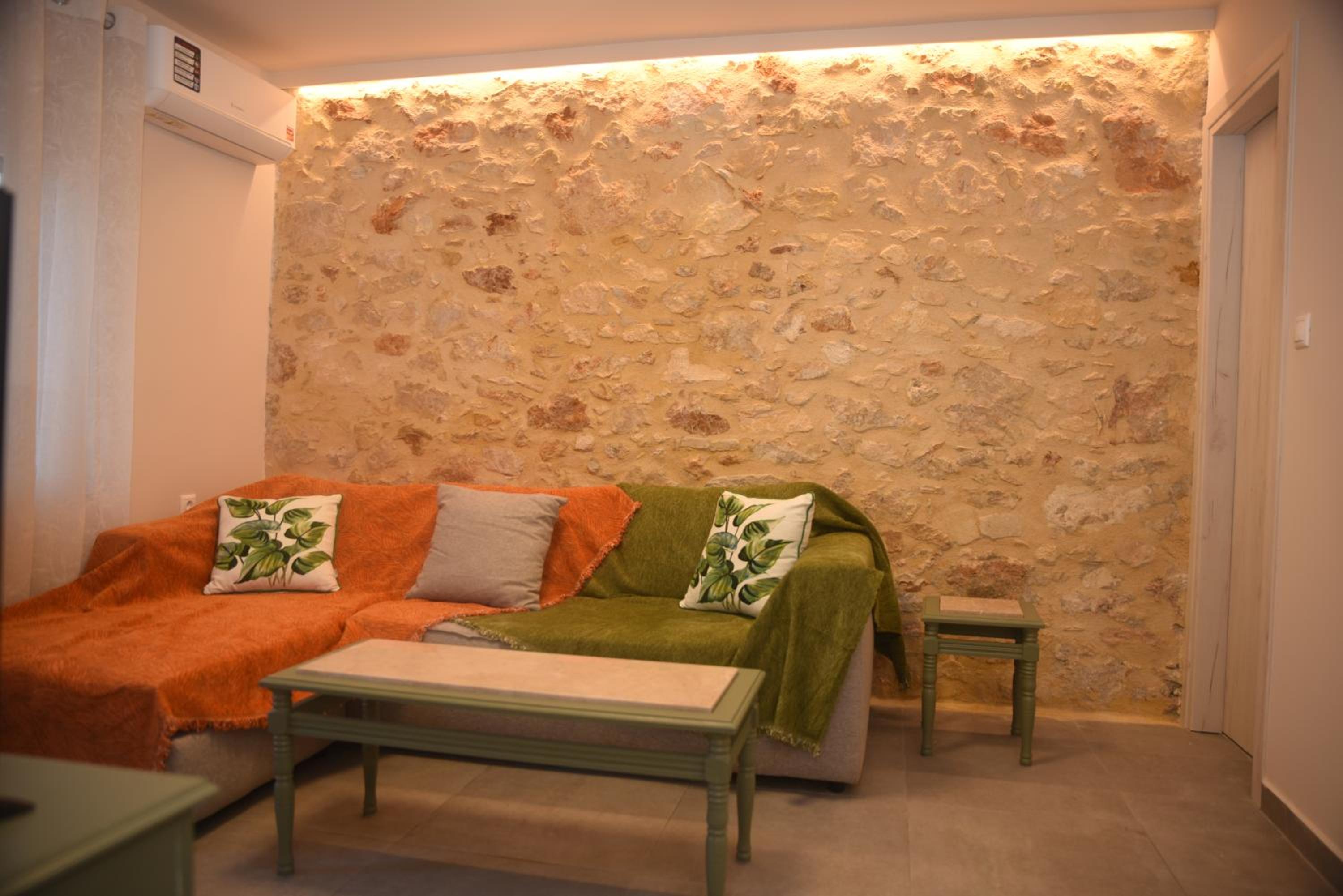 Filoxenia Private 2BR Stone House Patio & Parking