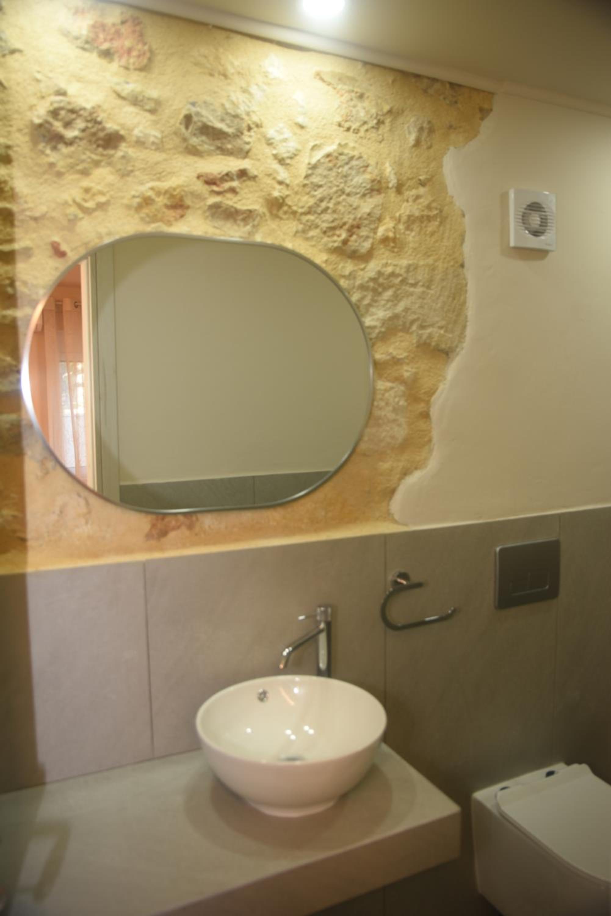 Filoxenia Private 2BR Stone House Patio & Parking