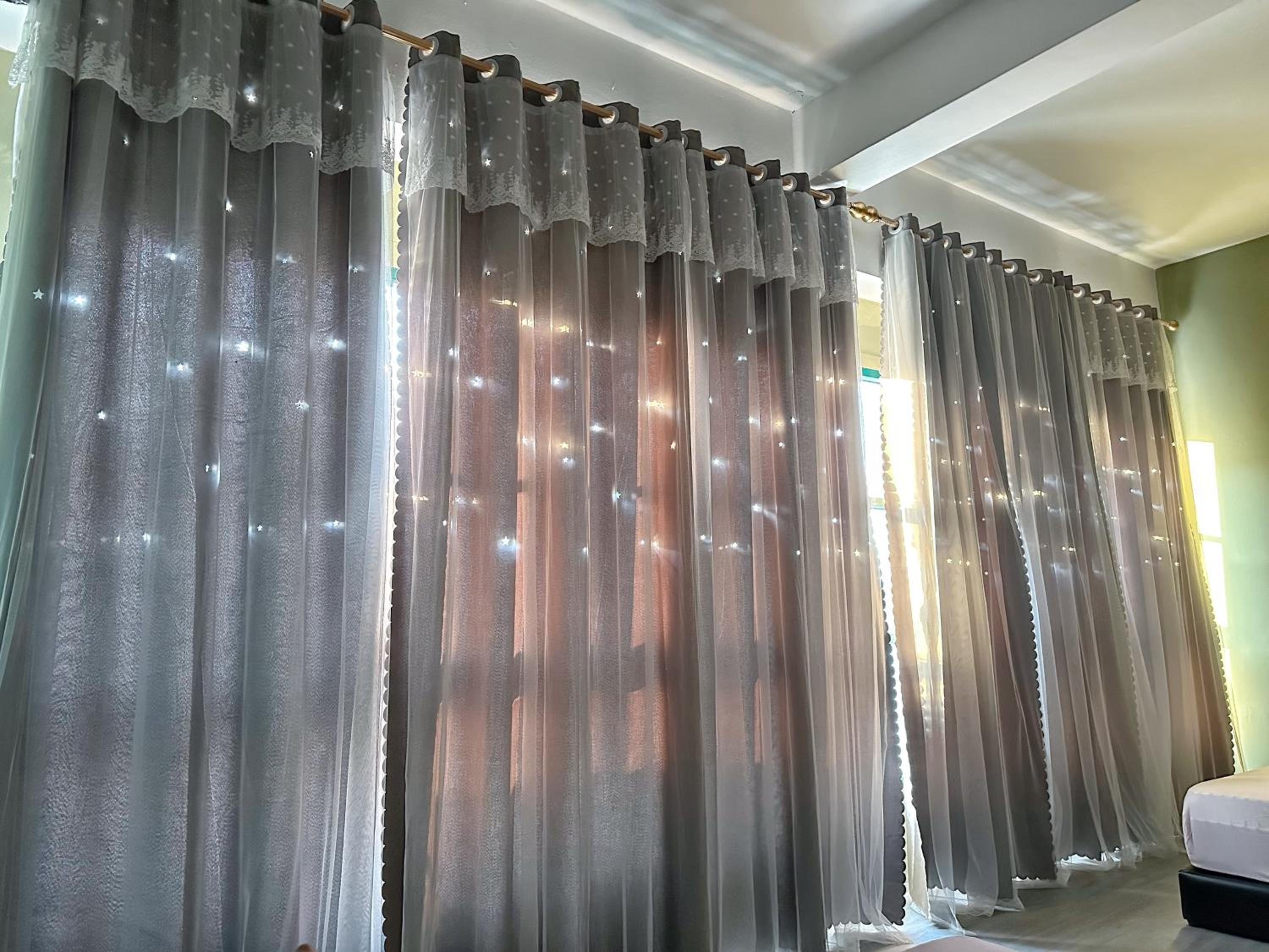 Check In Studio Homestay 12pax 1 Big Room with 4 kingsize 2 single matress Spacious space Super Budget