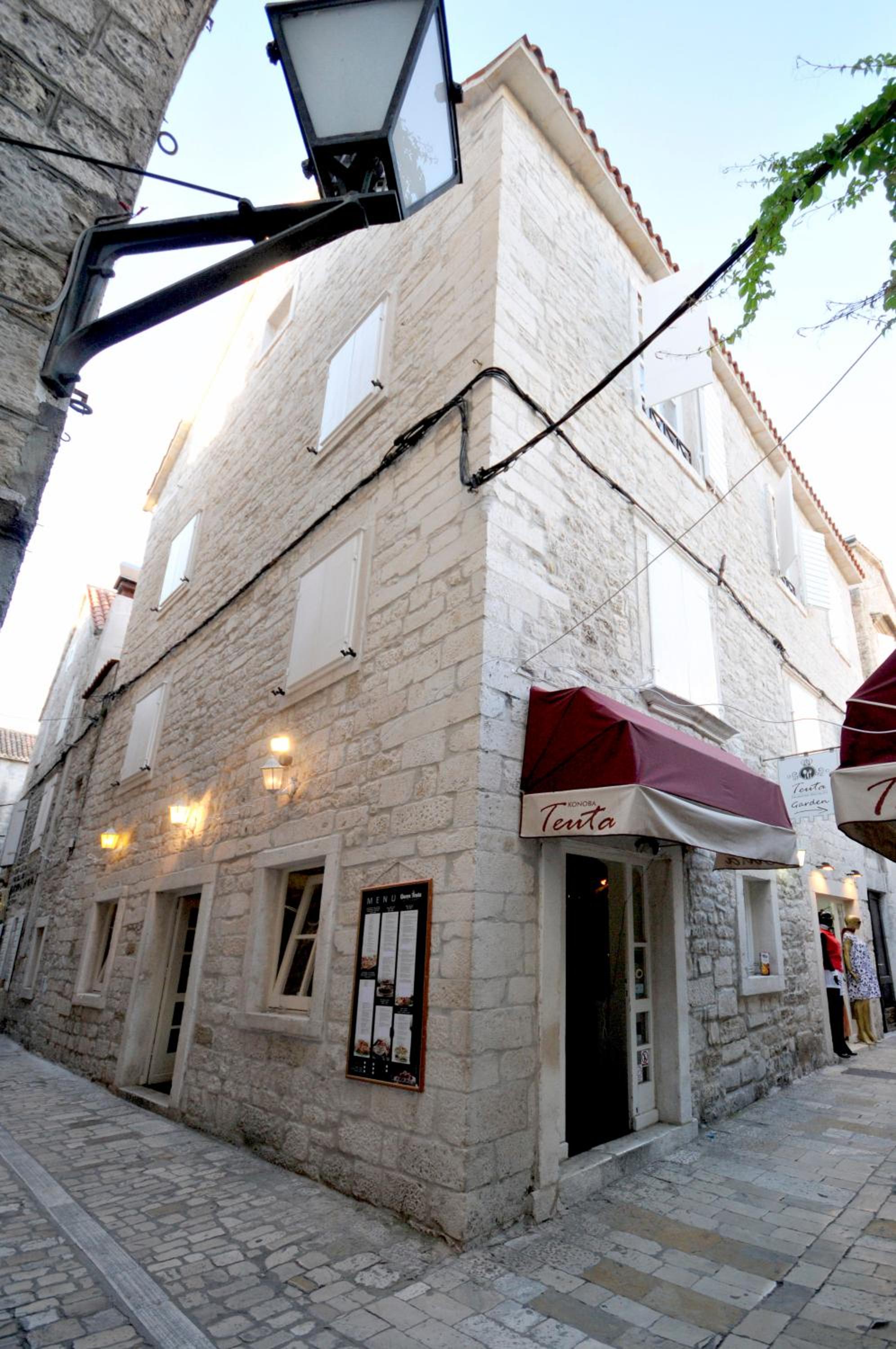 Hotel Palace Central Square - Image 1