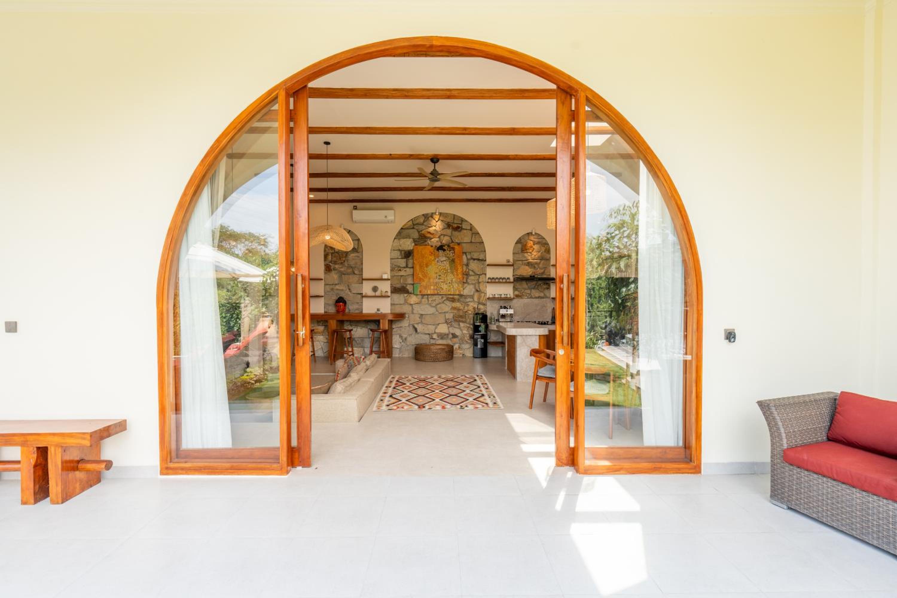 NEW! Villa Bougainville - 3BR in Nyanyi