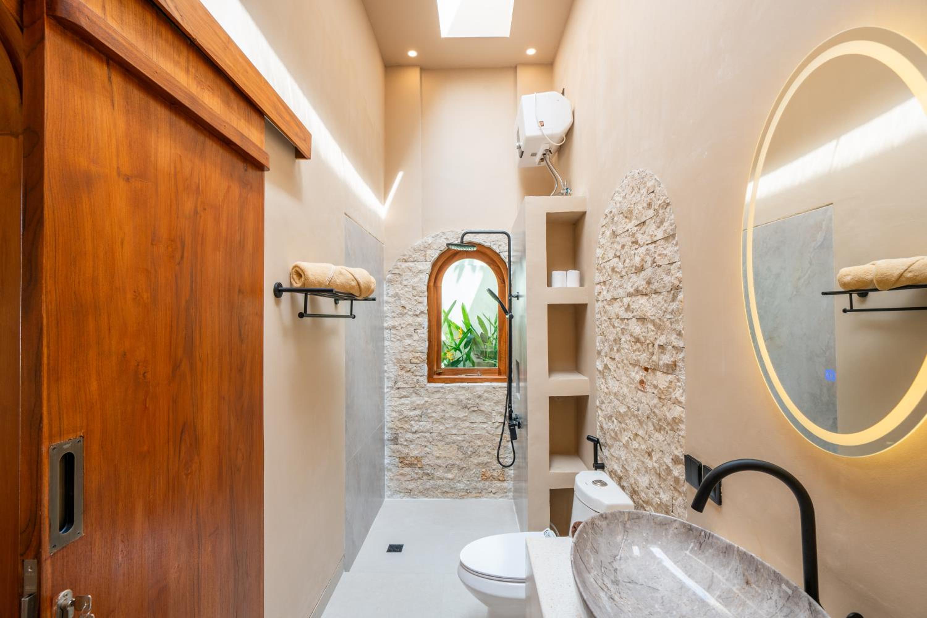NEW! Villa Bougainville - 3BR in Nyanyi