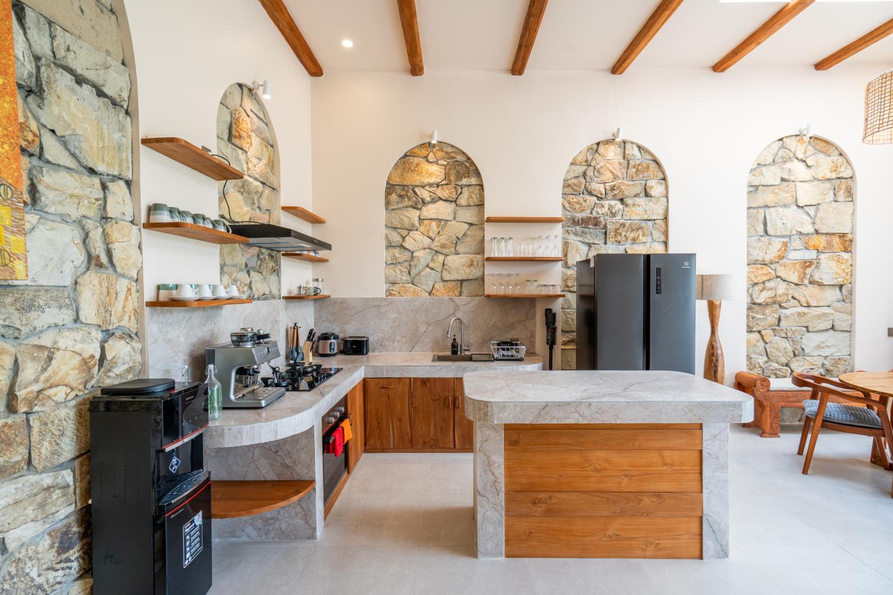 NEW! Villa Bougainville - 3BR in Nyanyi