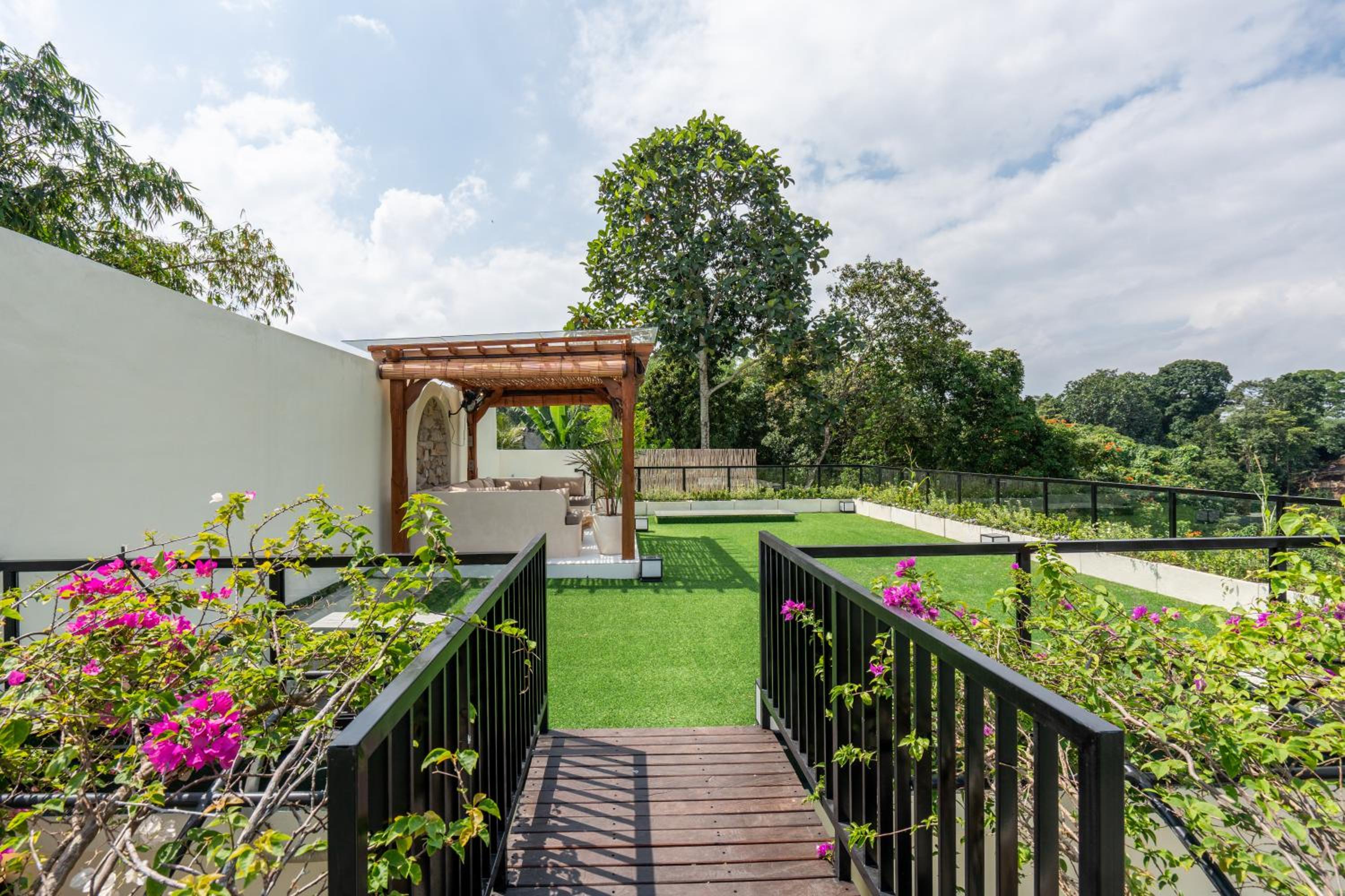 NEW! Villa Bougainville - 3BR in Nyanyi
