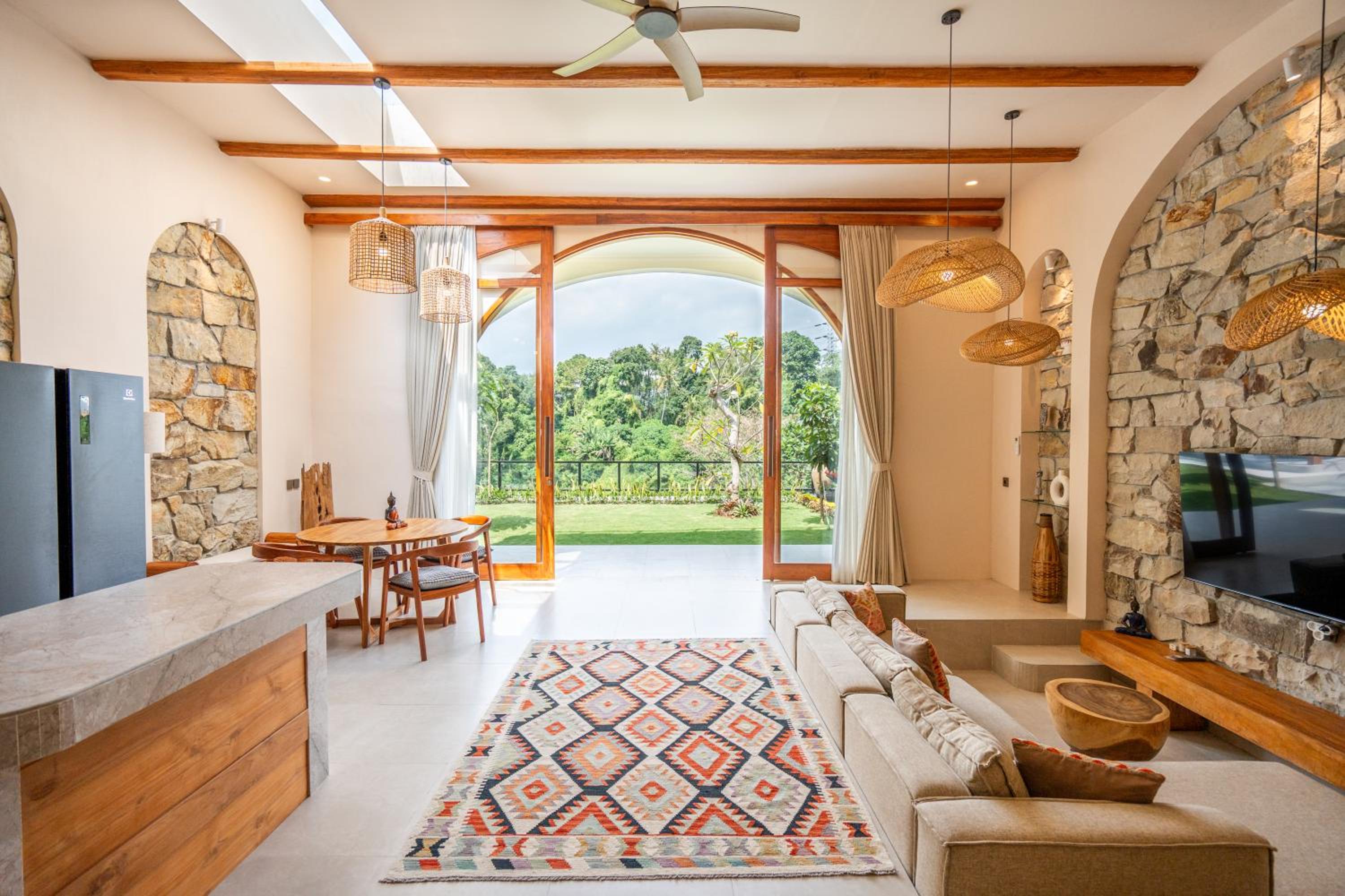 NEW! Villa Bougainville - 3BR in Nyanyi