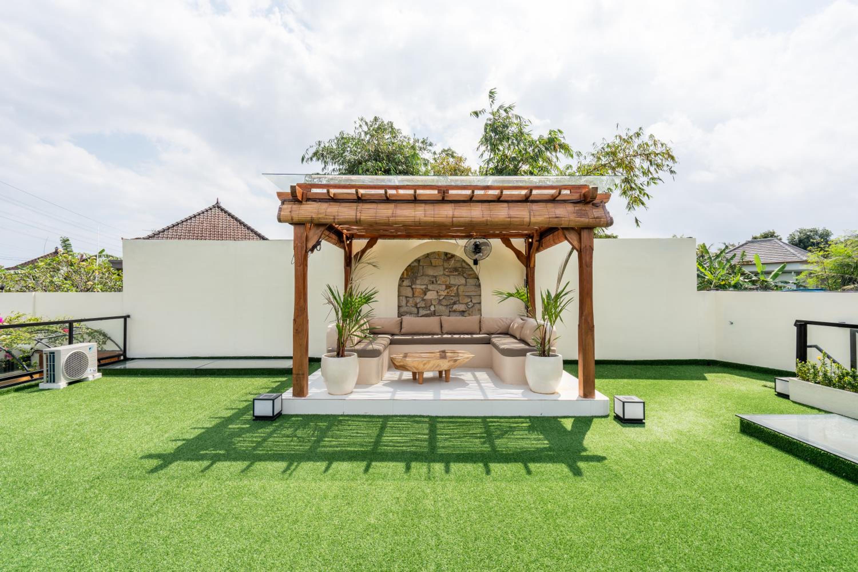 NEW! Villa Bougainville - 3BR in Nyanyi