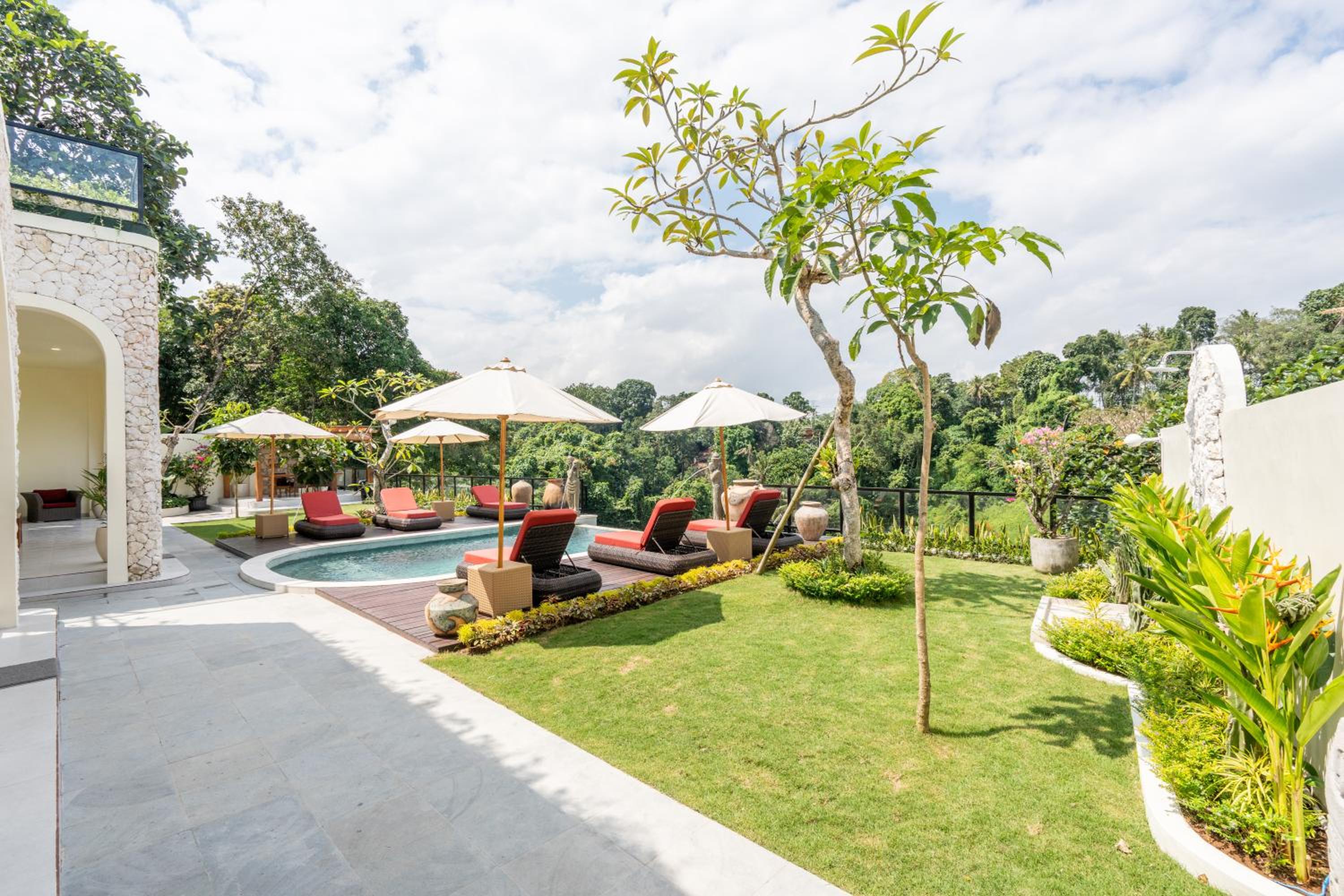 NEW! Villa Bougainville - 3BR in Nyanyi
