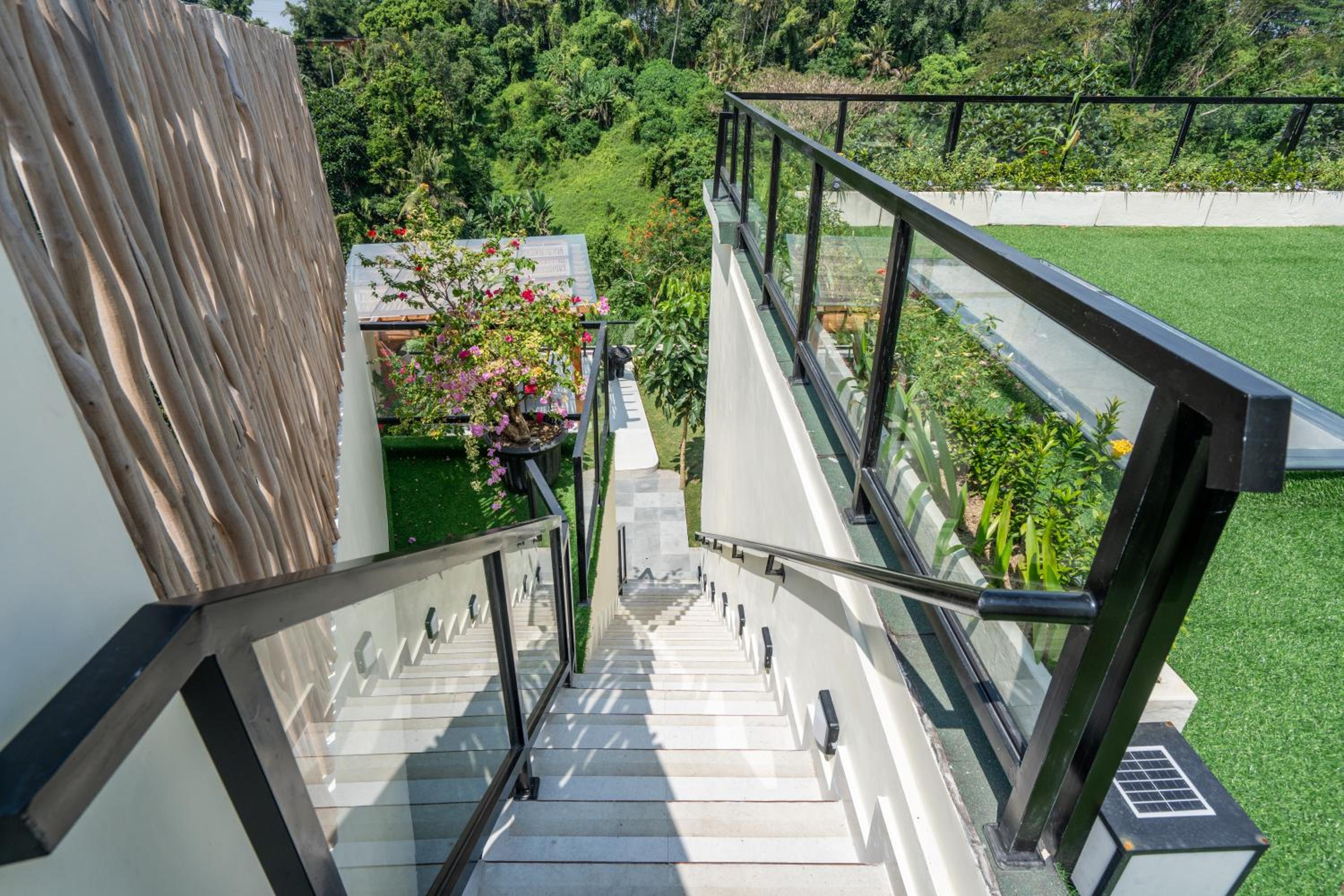 NEW! Villa Bougainville - 3BR in Nyanyi