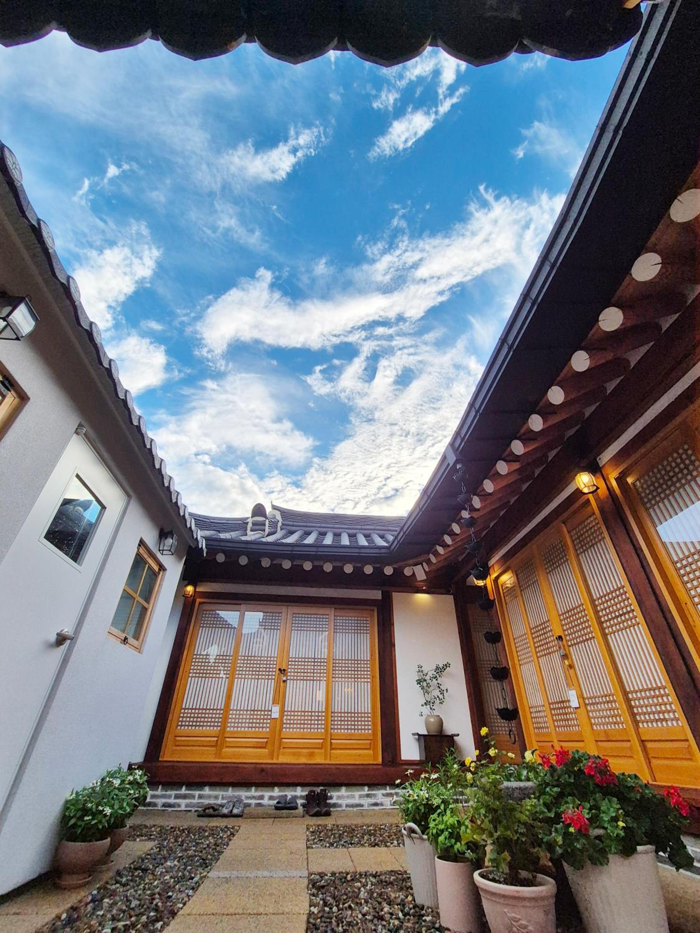 Hanokstay mokhwa