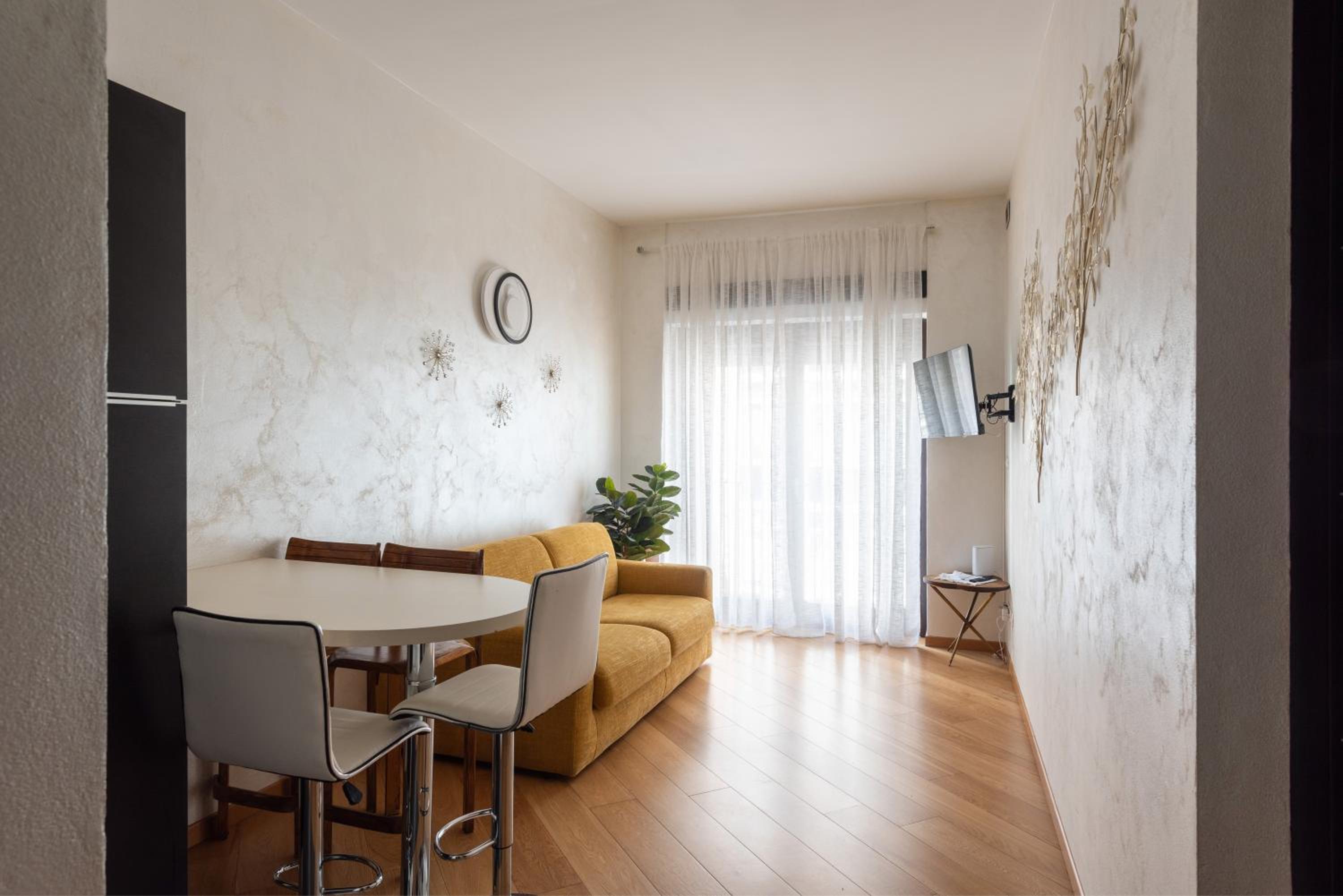 Torino CozyStop by Rentbeat