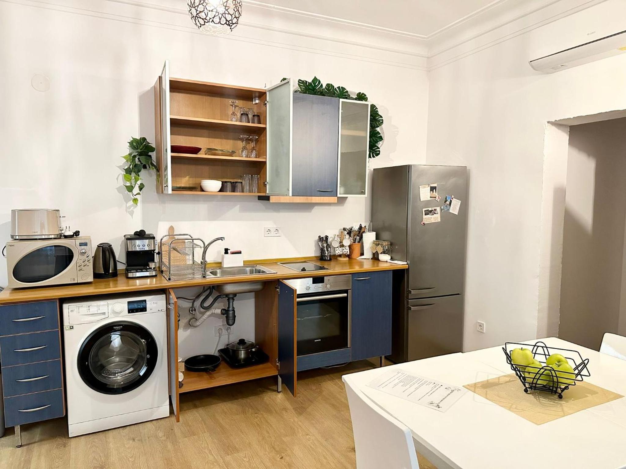 Spacious 1BR Apartment in Central Sofia, Next to University