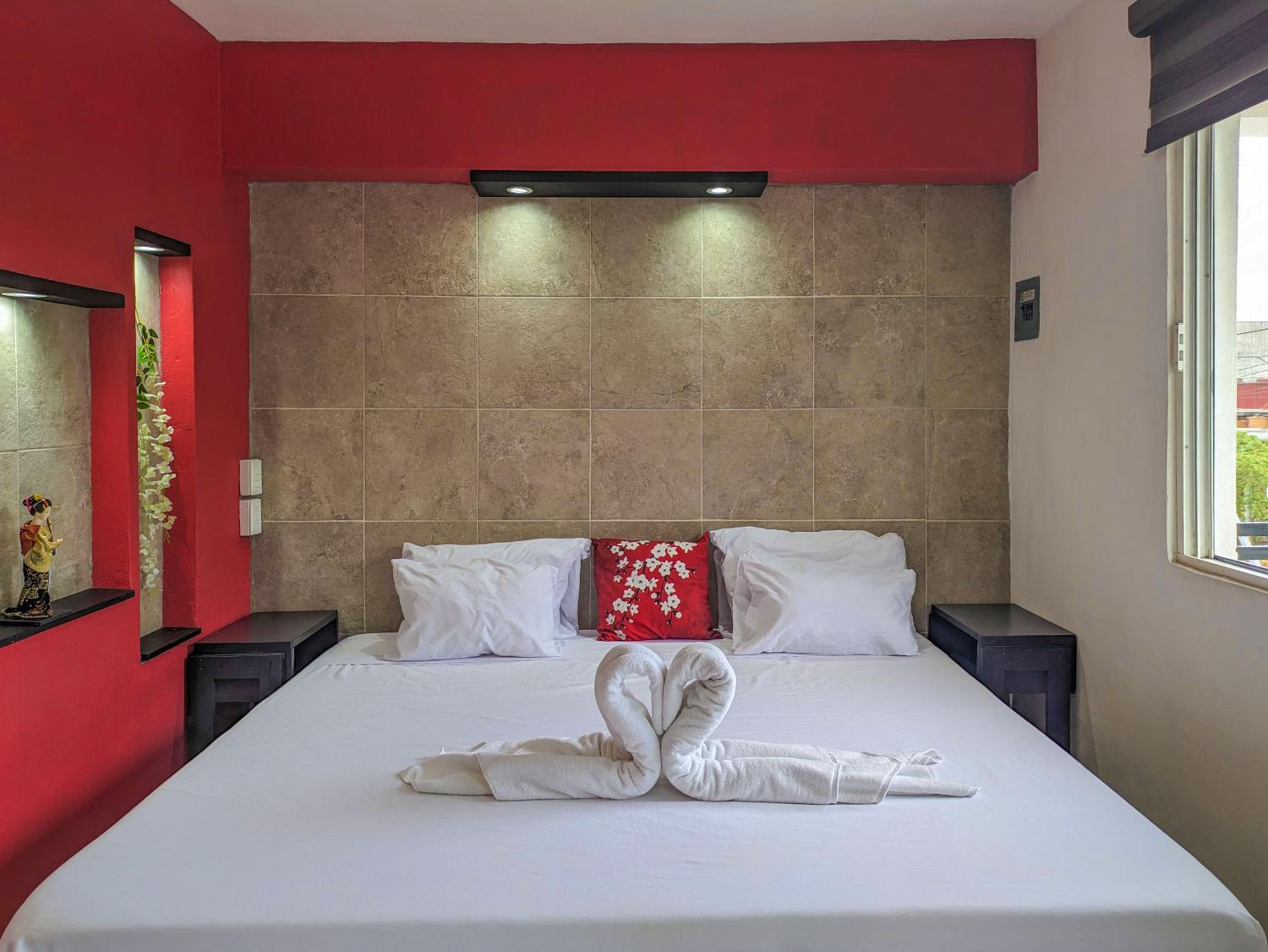 Family Escape 2 Private Apartments Sleeps 8 500m Beach Kitchen AC Value Stay 7B8B