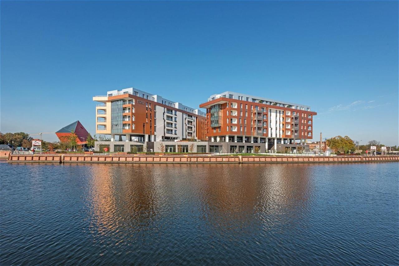 Brabank Riverside Premium Suites & Free Parking by Downtown Apartments