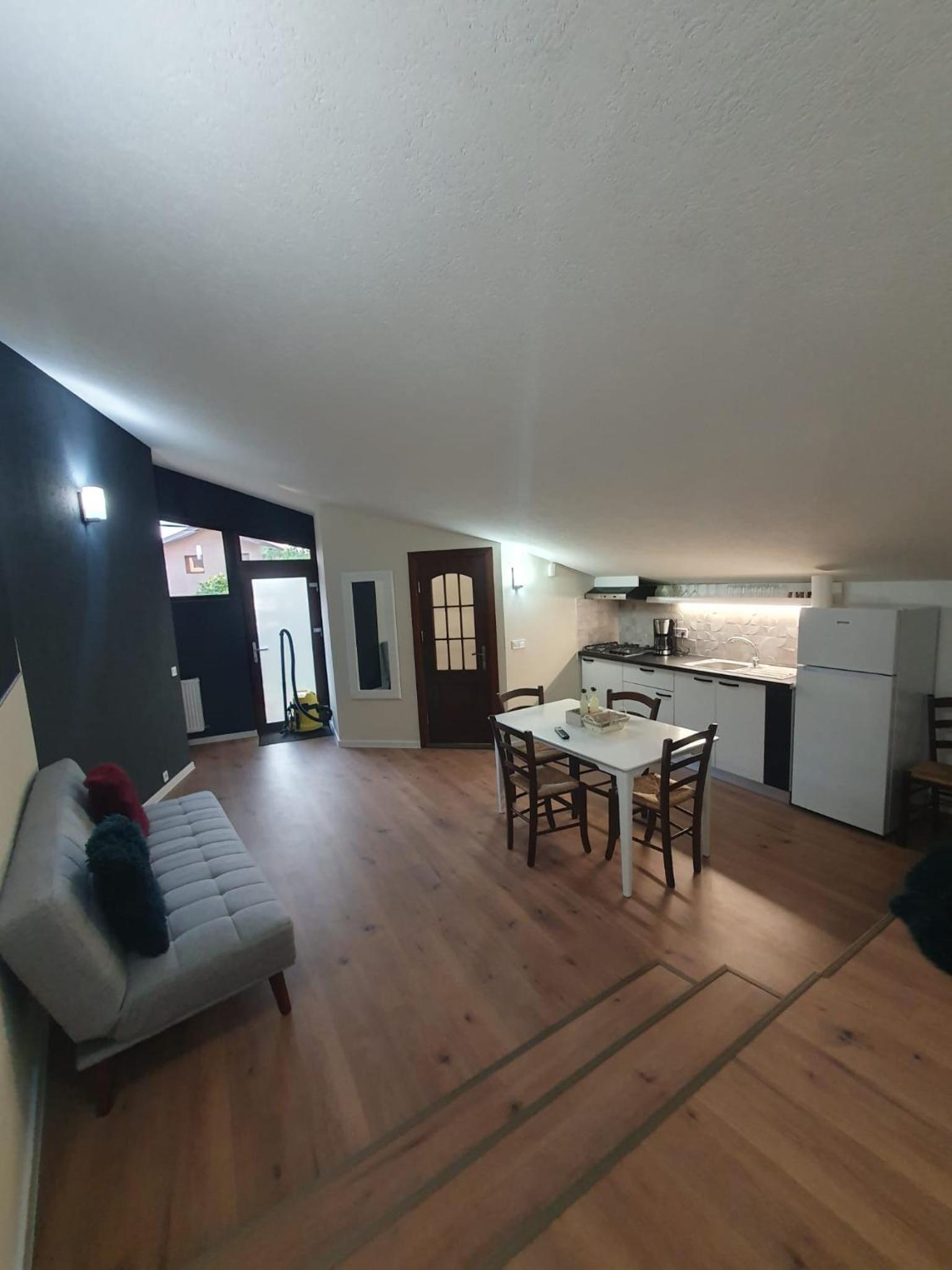 MD Apartament- Cazare la curte