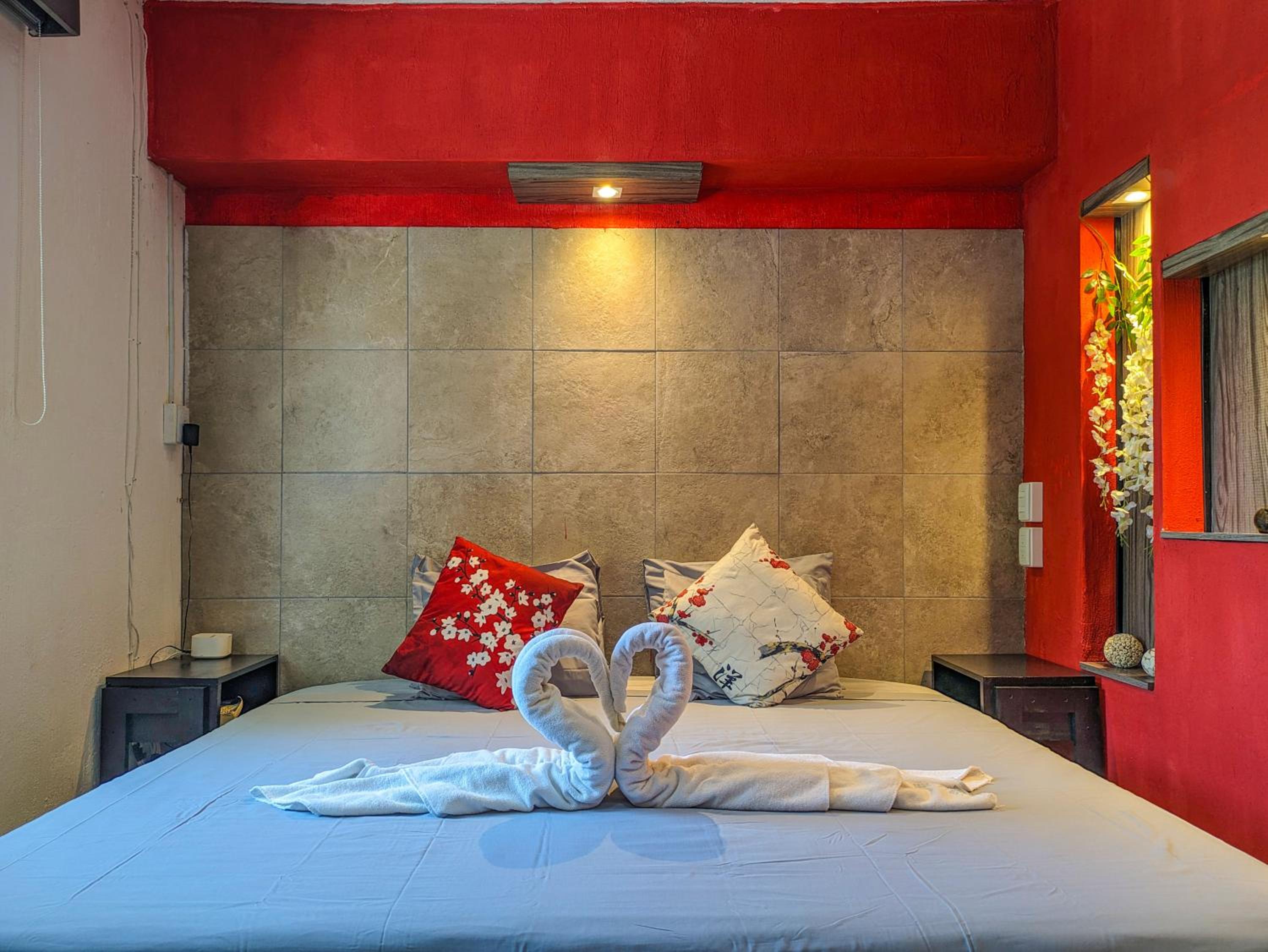 Family Escape 2 Private Apartments Sleeps 8 500m Beach Kitchen AC Value Stay 7A8A