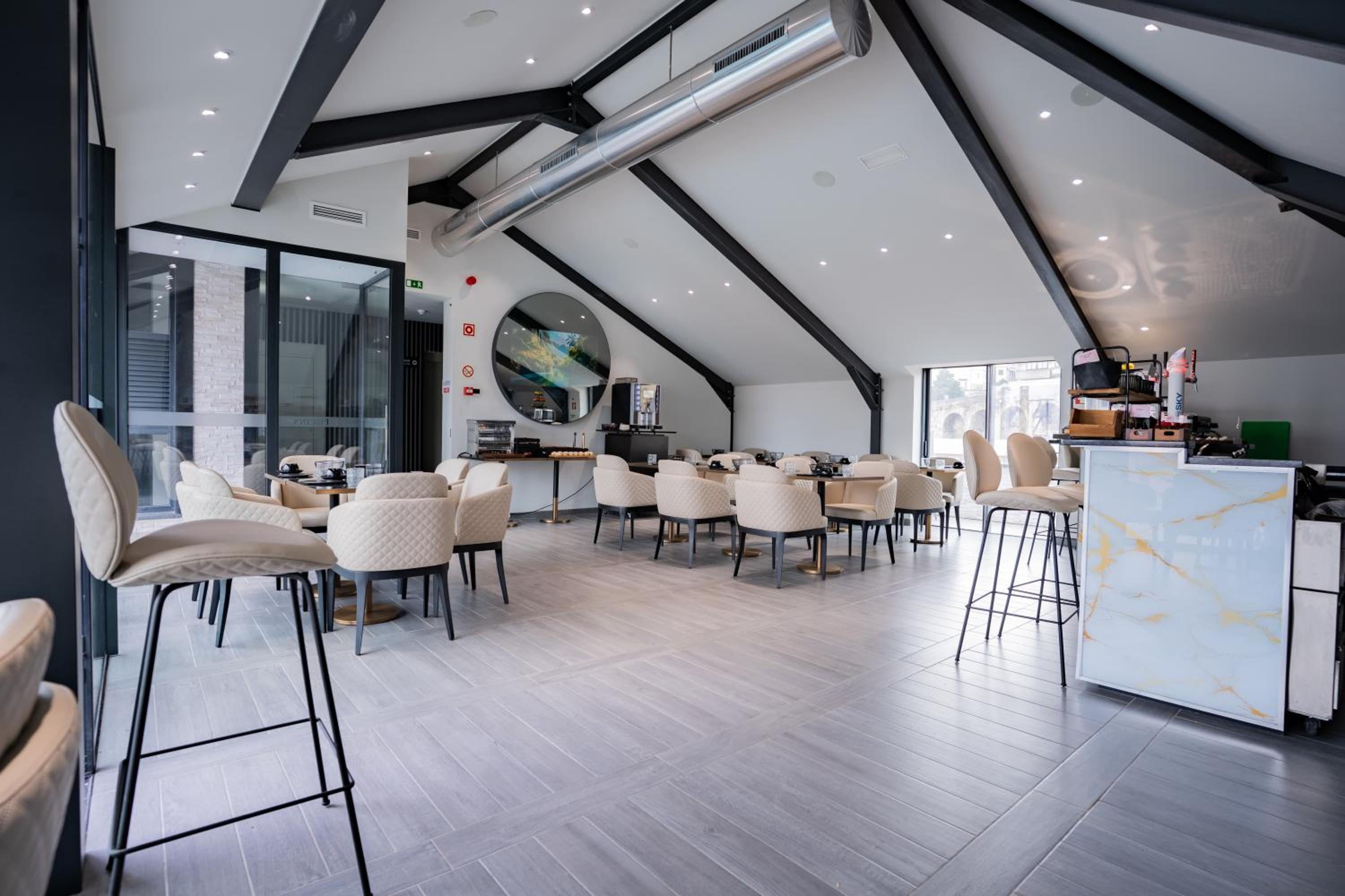 Smartr Porto Gaia & Spa