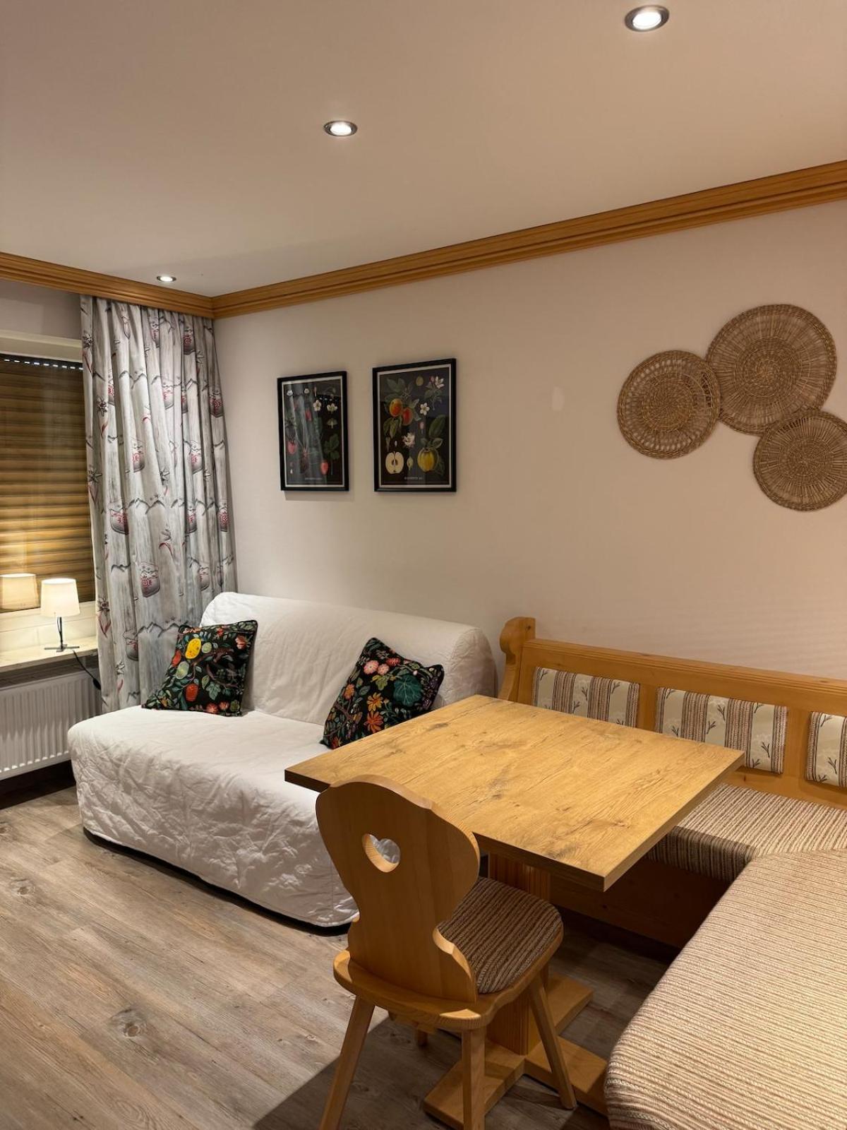 Gemütliche Wohnung mit Bergblick und Terrasse