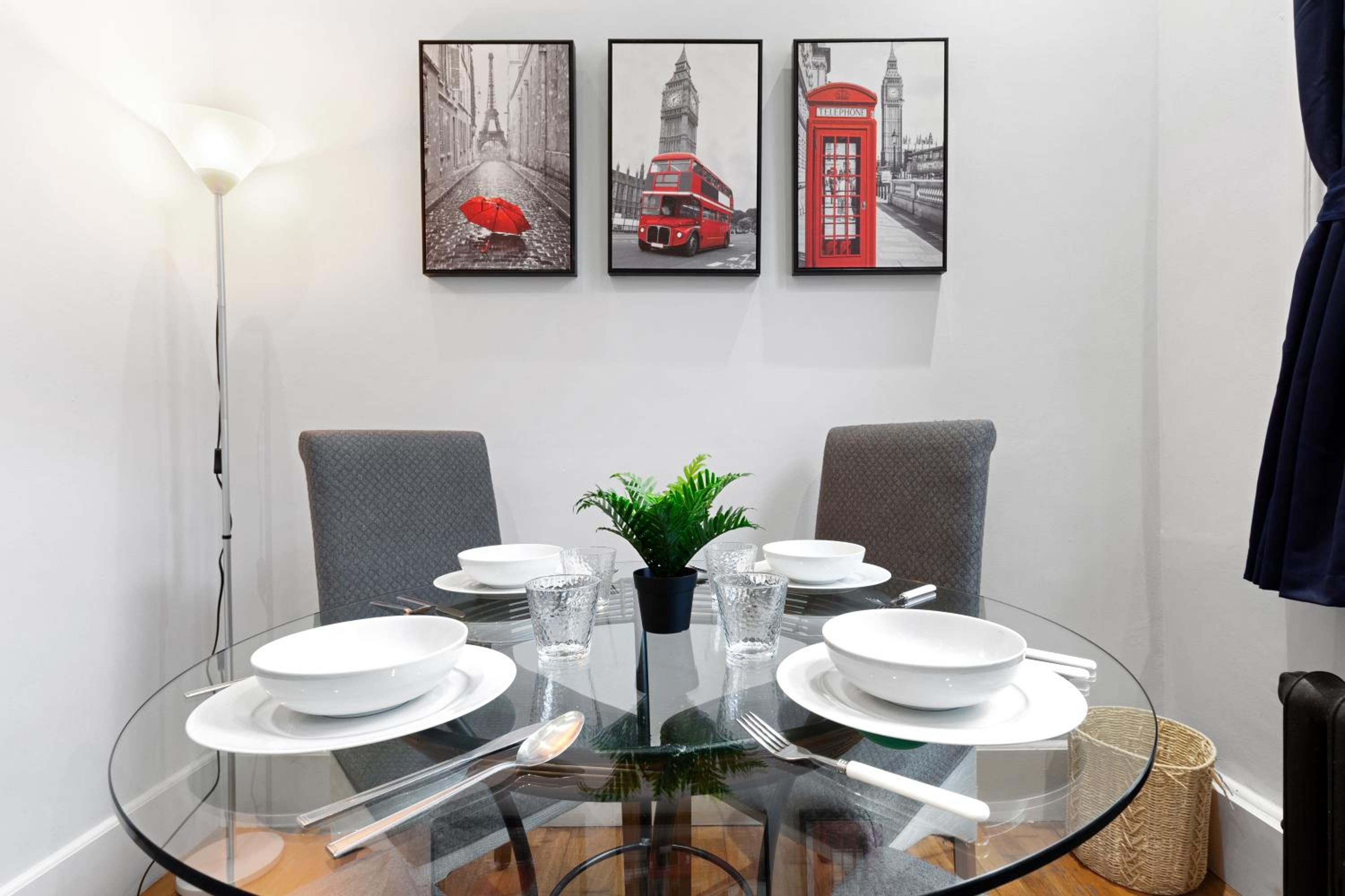 3 Bedroom City Apartment at Regents Park Baker Street MB1