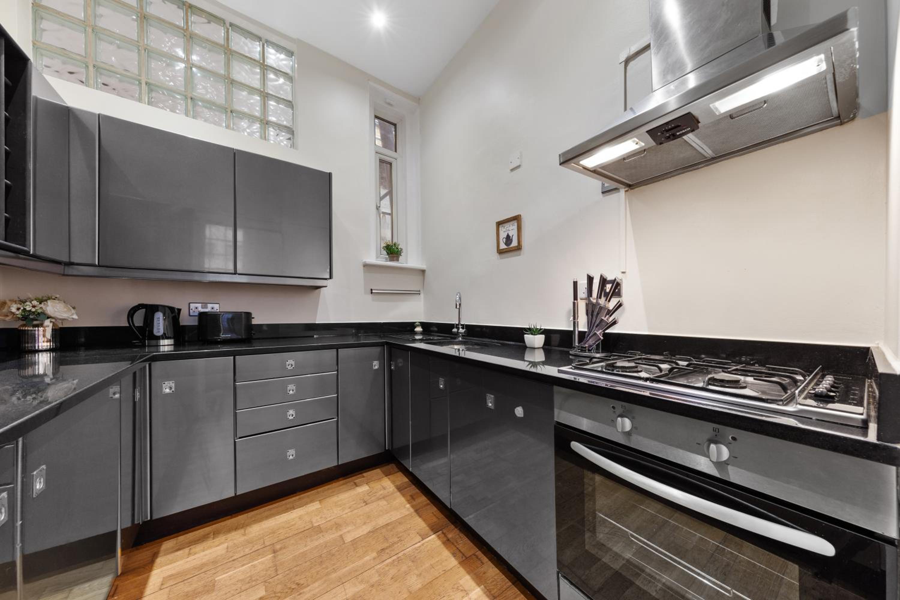 3 Bedroom City Apartment at Regents Park Baker Street MB1
