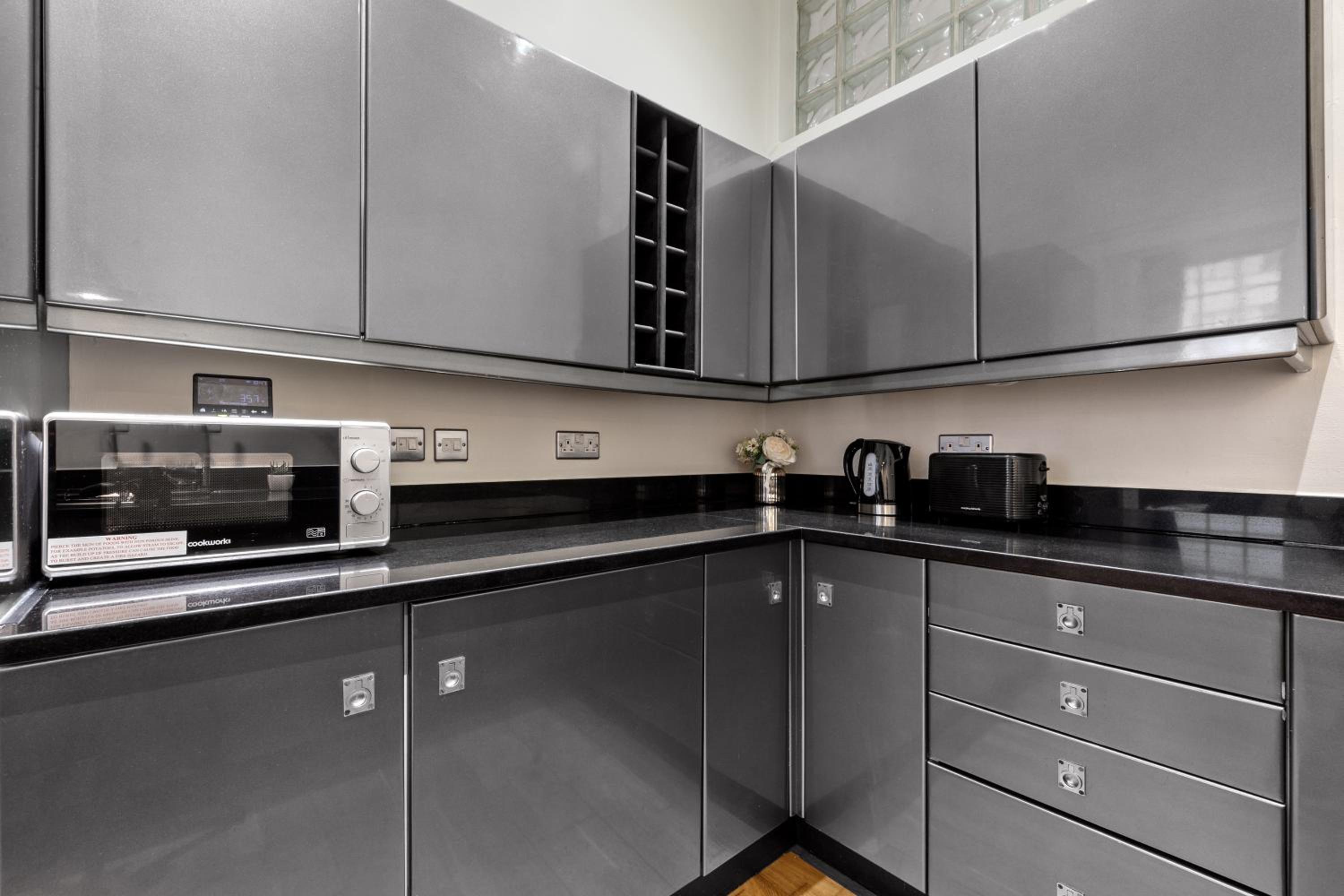 3 Bedroom City Apartment at Regents Park Baker Street MB1