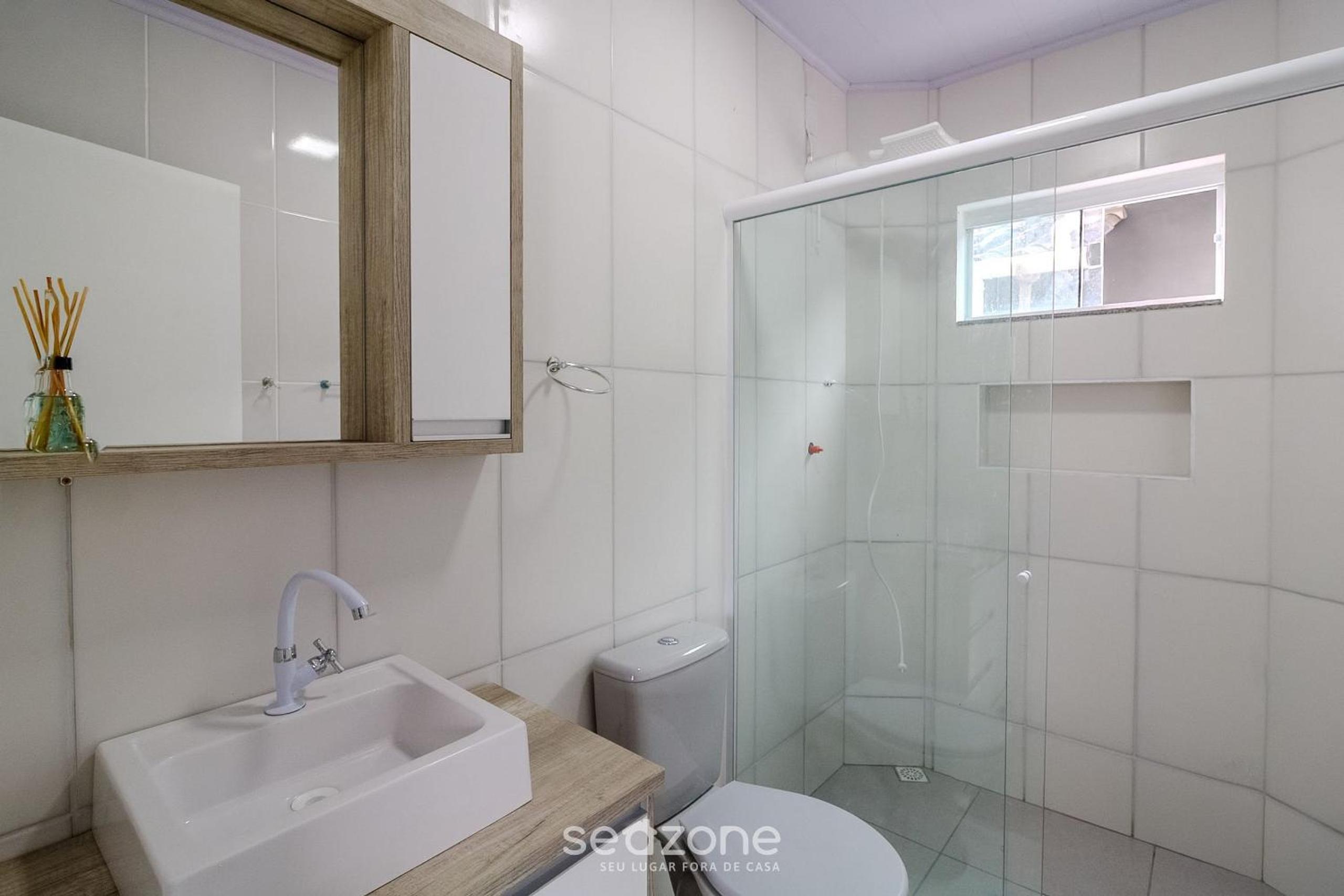 1BR house w/ BBQ & garage in Penha – JCS0004