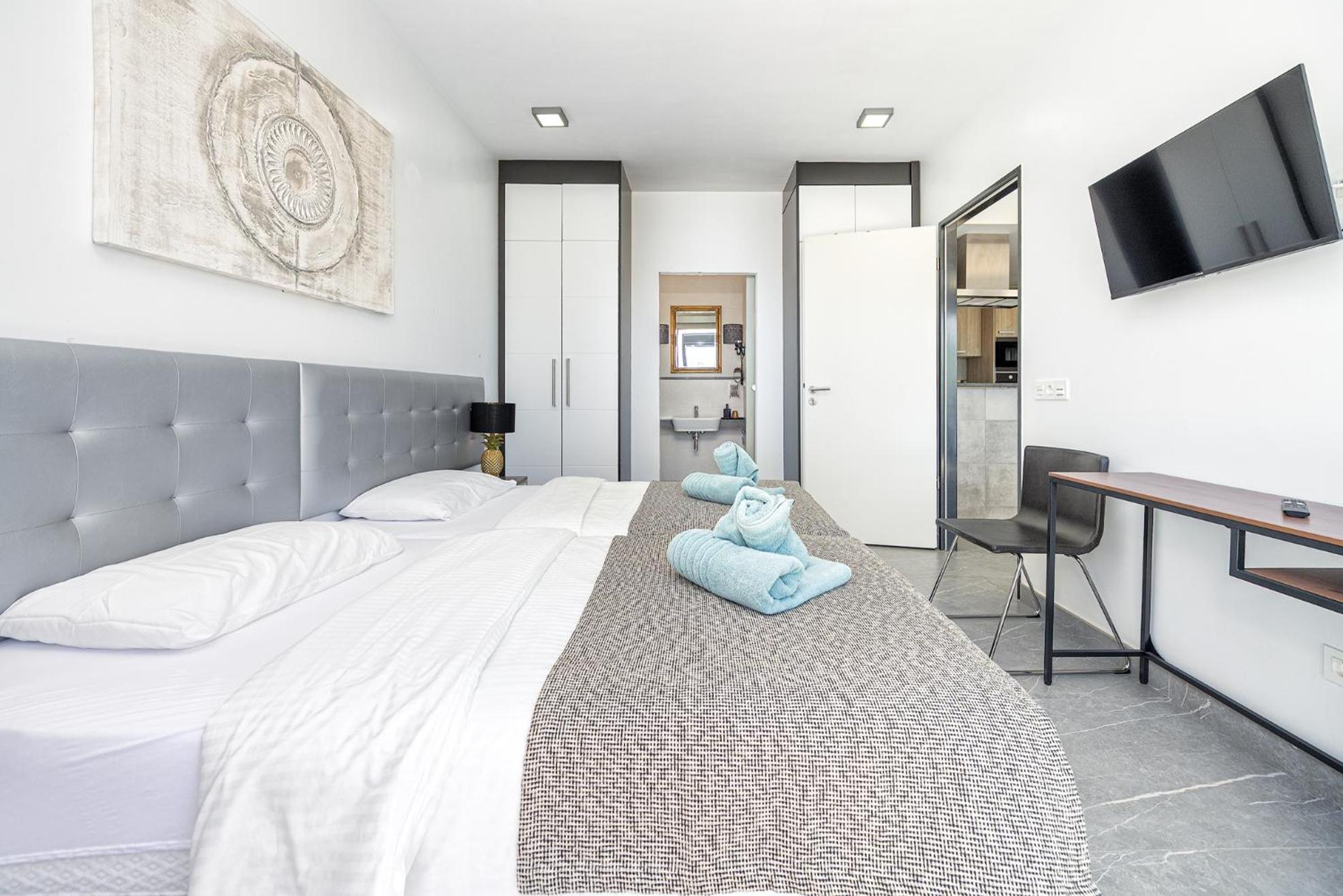 VillasRoyale Silvermoon - Serenity, Styled in Luxury!